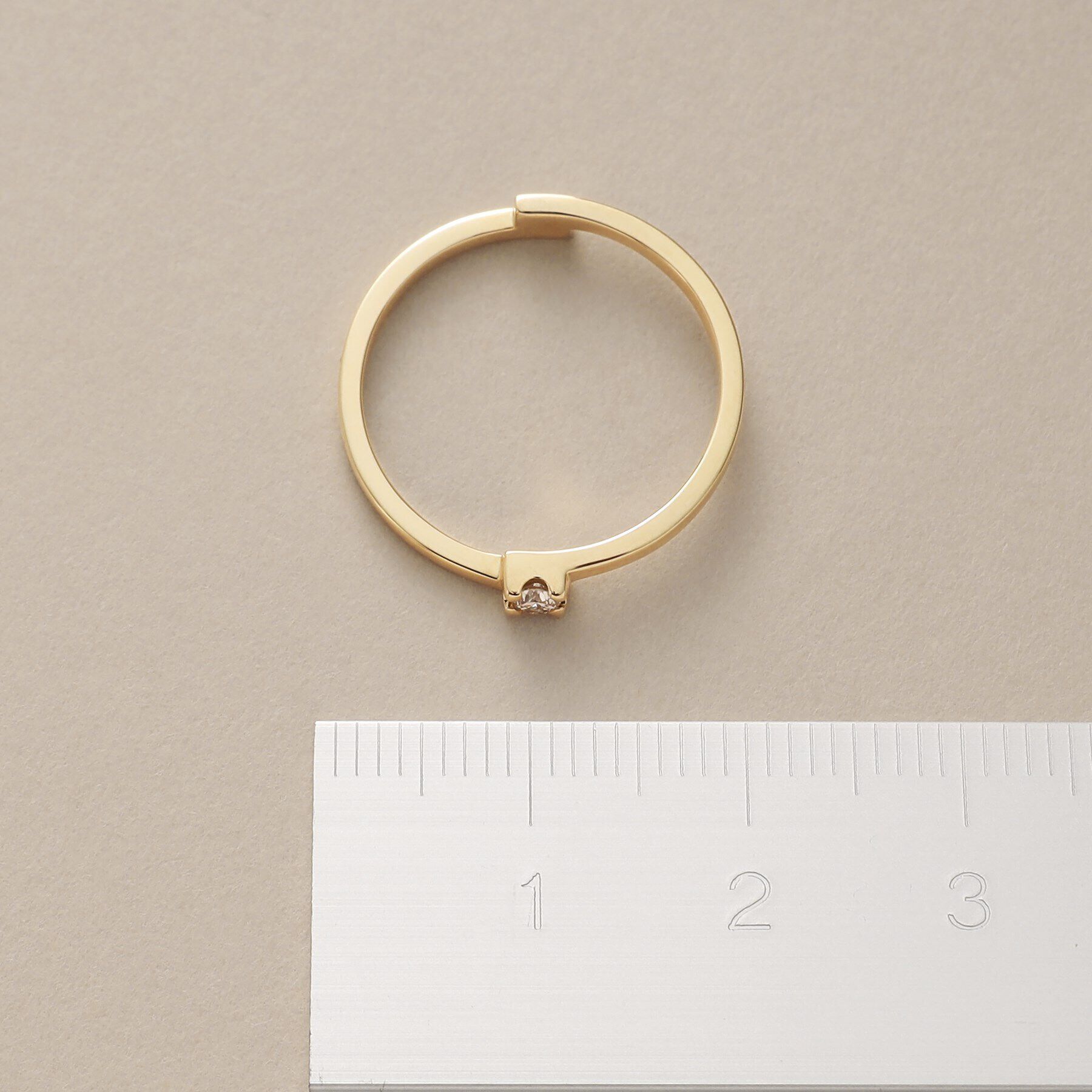 COCOSHNIK「K10ダイヤモンド 爪留めスクエアオルタネート リング」|リング|