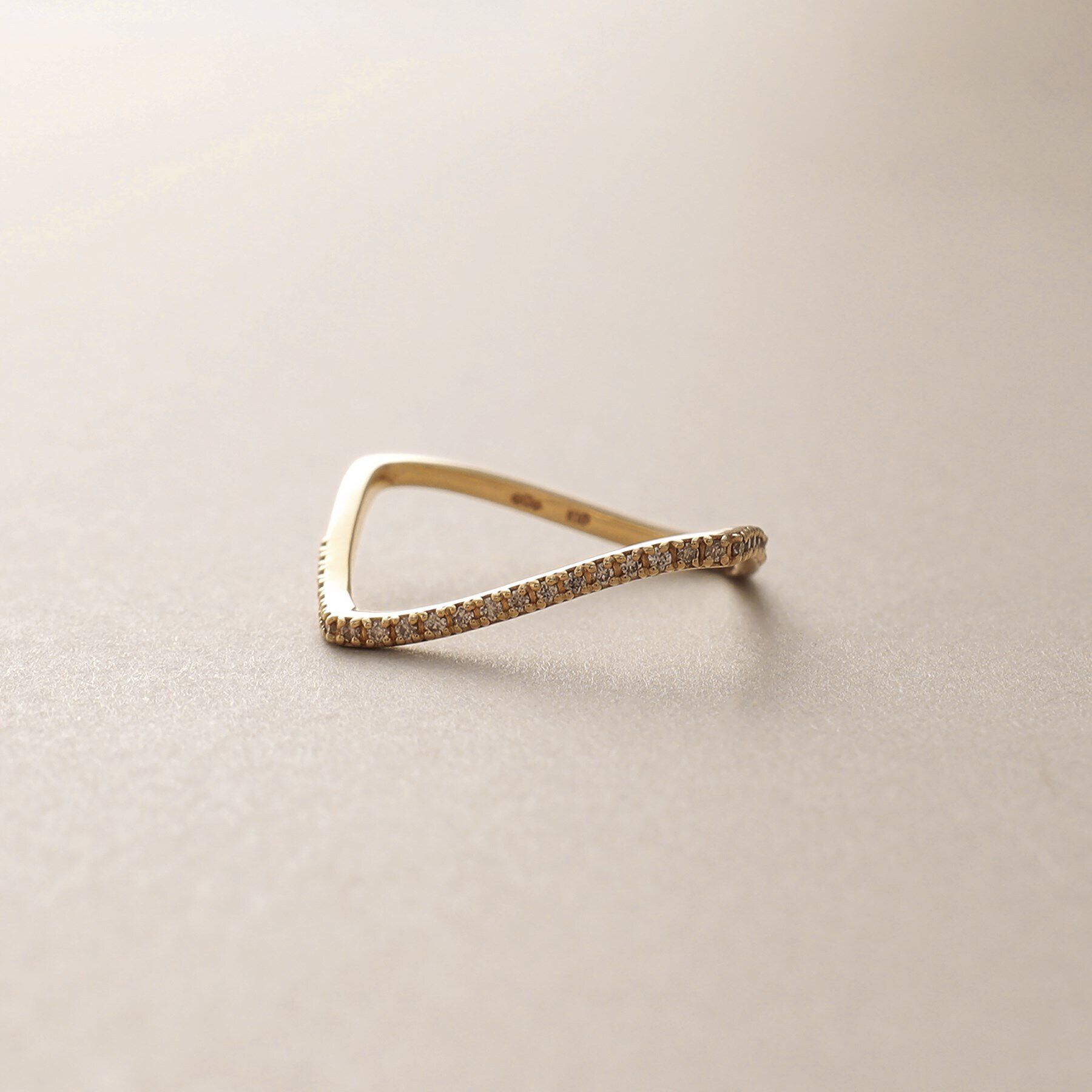 COCOSHNIK「K10ダイヤモンド S字スクエア リング」|リング|