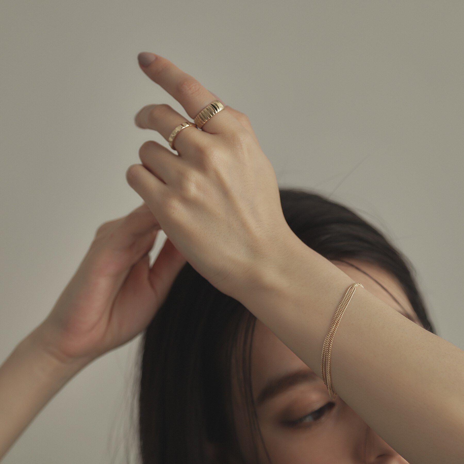 COCOSHNIK「K10キヘイアシンメトリードレープ ブレスレット」|ブレスレット・バングル|