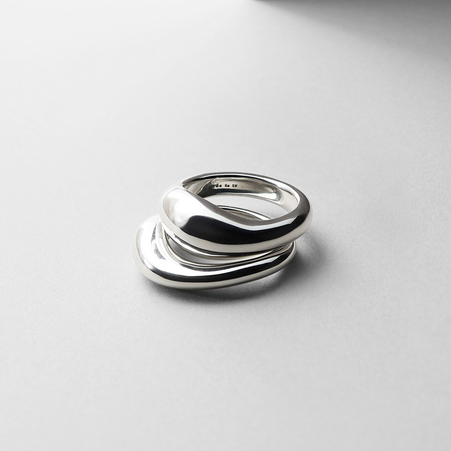 COCOSHNIK ONKITSCH「シルバー【サステナブル】ニュアンススタックリング」|リング|