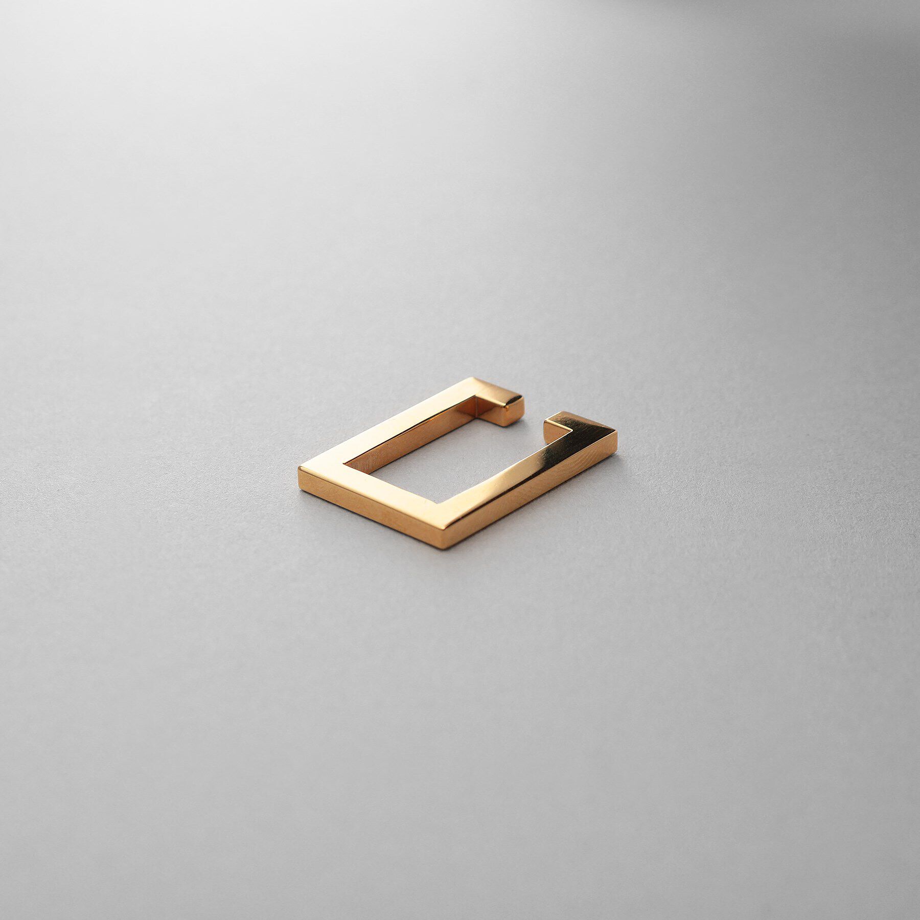 COCOSHNIK ONKITSCH「シルバー レクタングルイヤーカフ GP」|イヤリング|