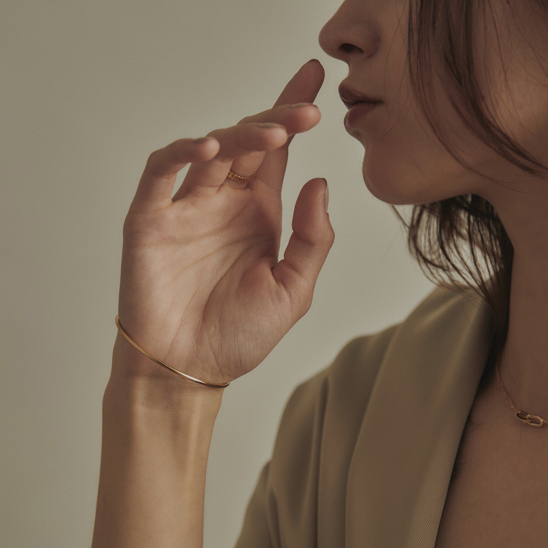 COCOSHNIK「K18中空ボールシーム バングル」|ブレスレット・バングル|