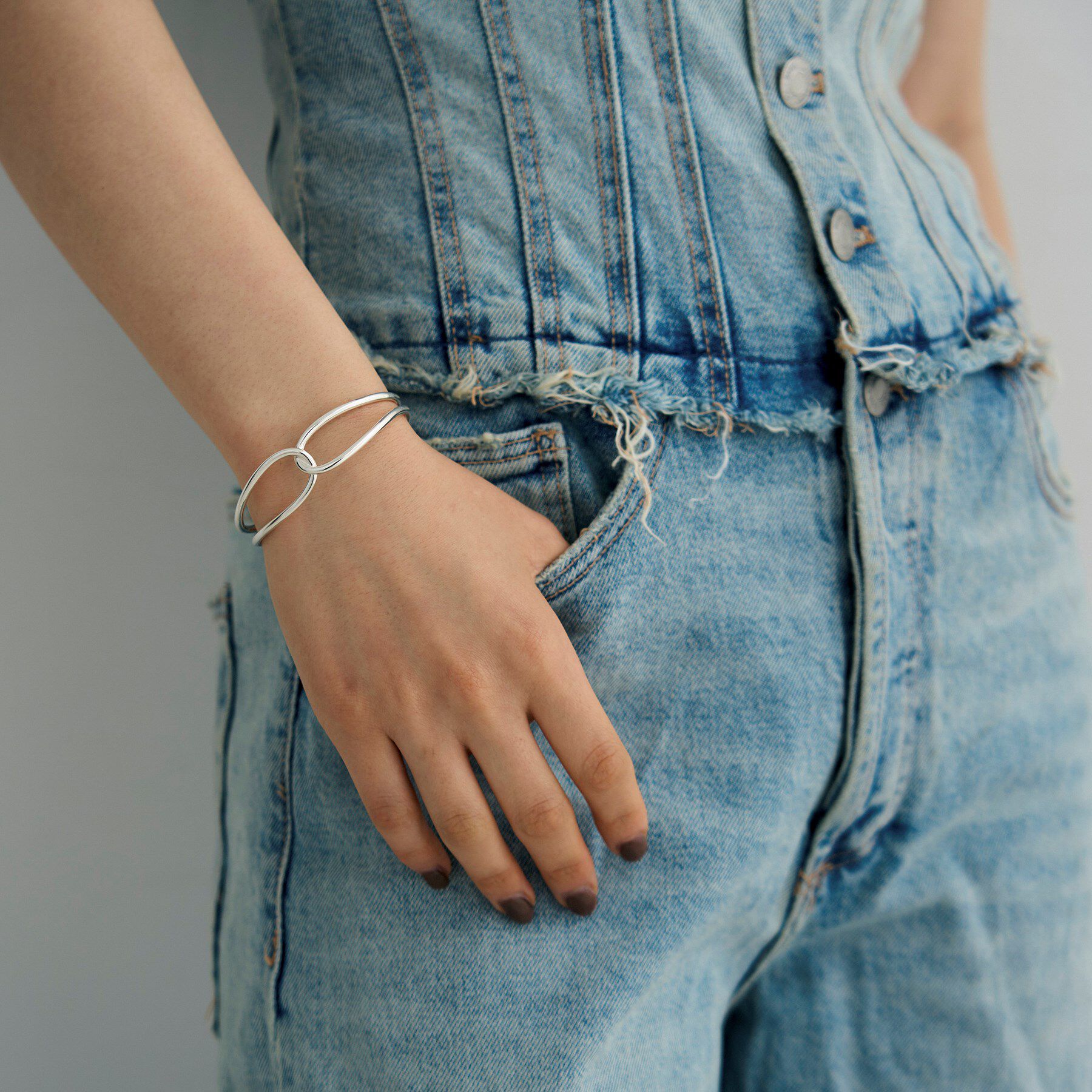 COCOSHNIK ONKITSCH「シルバー ワンストロークノットバングル」|ブレスレット・バングル|