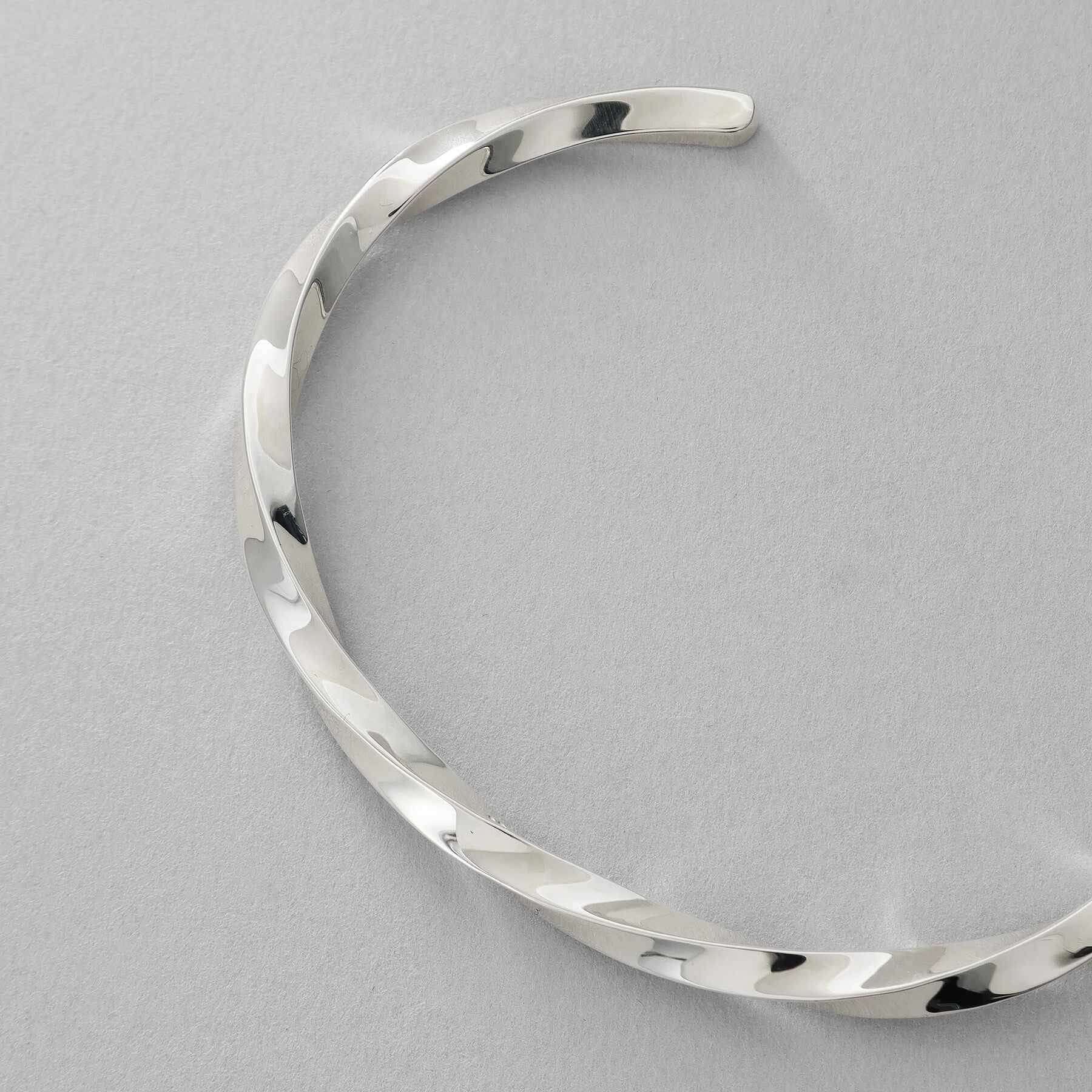 COCOSHNIK ONKITSCH「シルバー スクリューバングル」|ブレスレット・バングル|