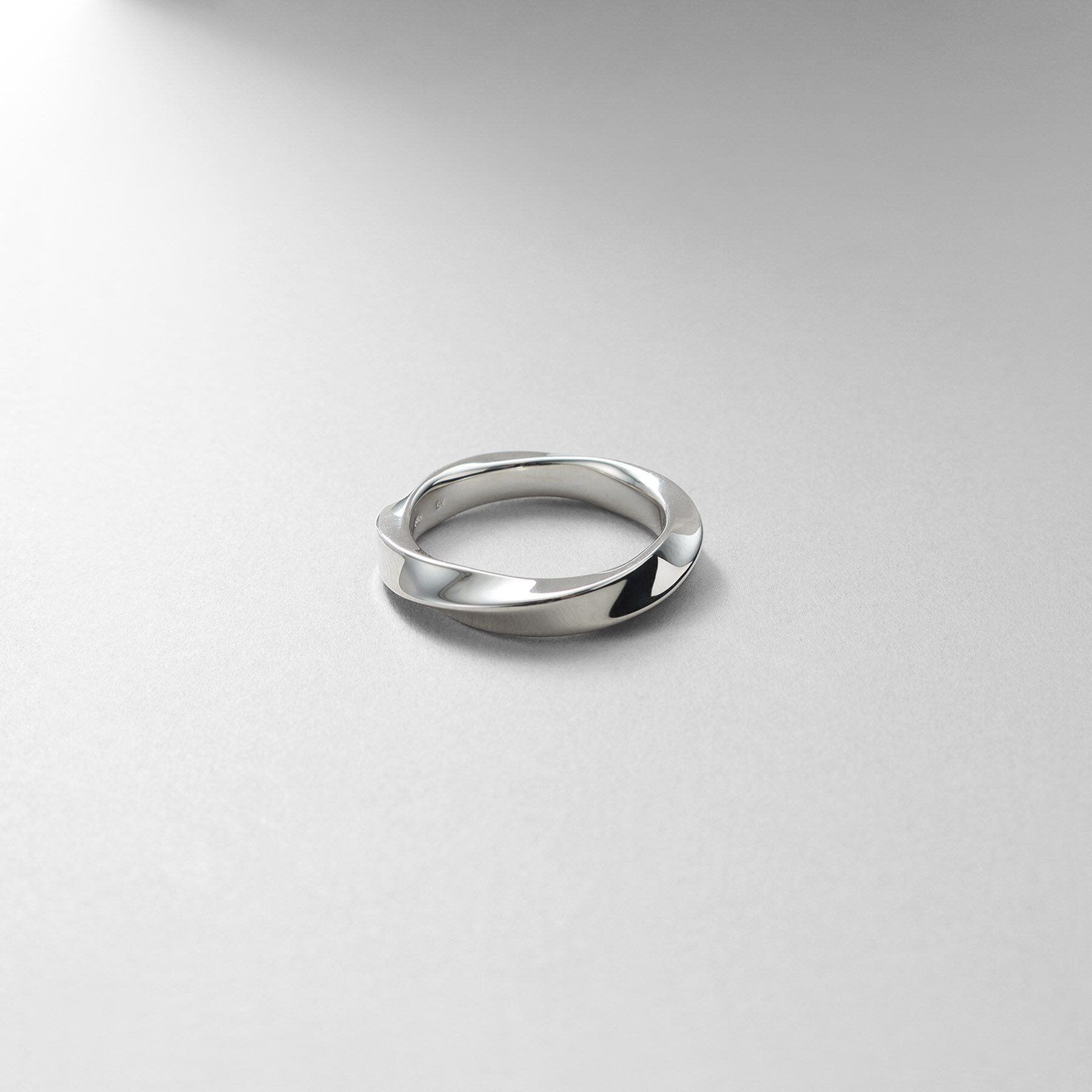 COCOSHNIK ONKITSCH「シルバー スクリューリング」|リング|シルバー(600)