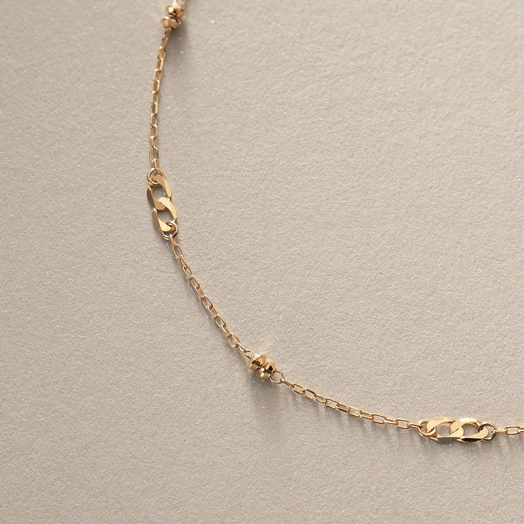 COCOSHNIK「K18フラットキヘイ&times;カットビーズ ブレスレット」|ブレスレット・バングル|