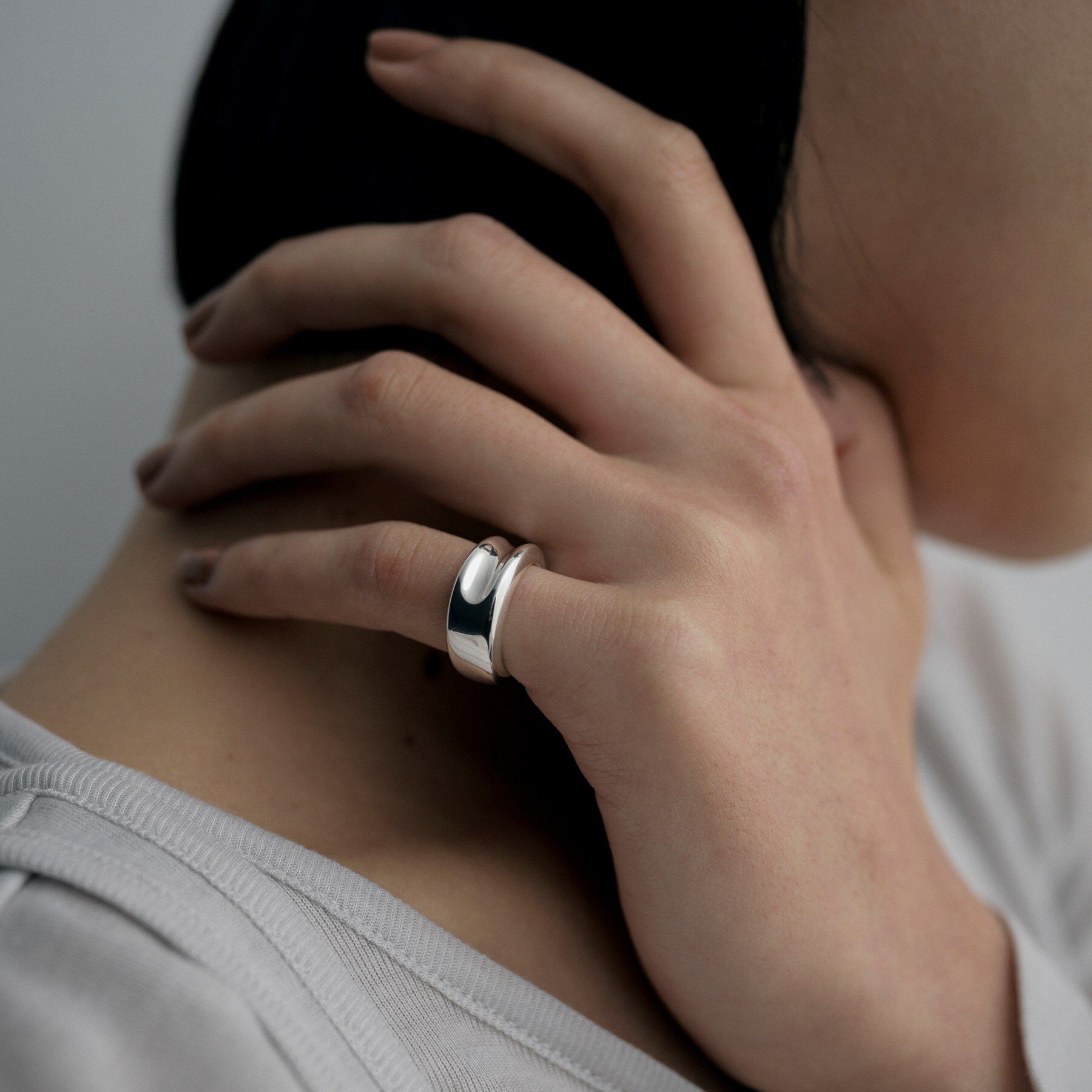 COCOSHNIK ONKITSCH「シルバー コンケイブピンキーリング」|リング|