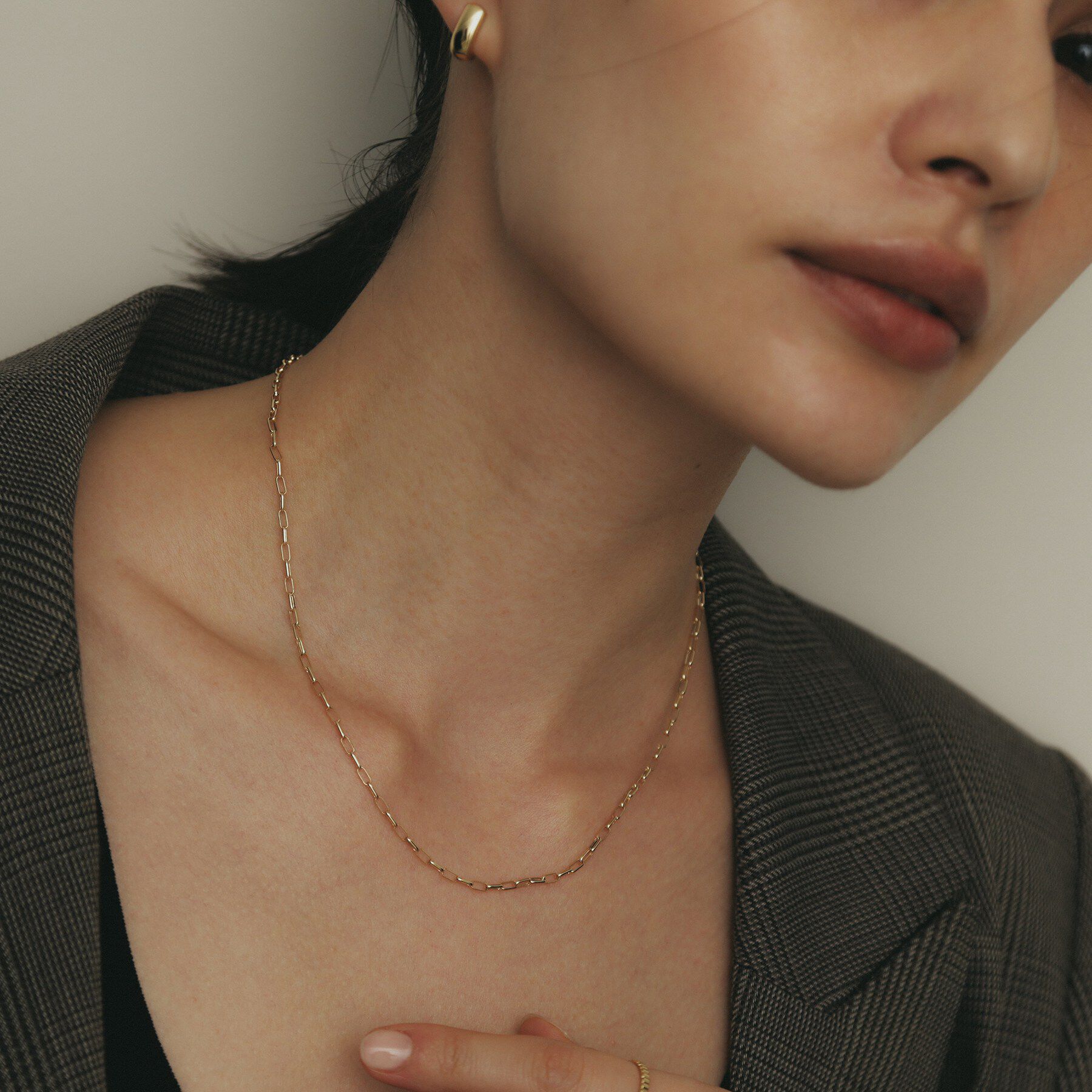 COCOSHNIK「K18中空MVロング ネックレスS」|ネックレス|