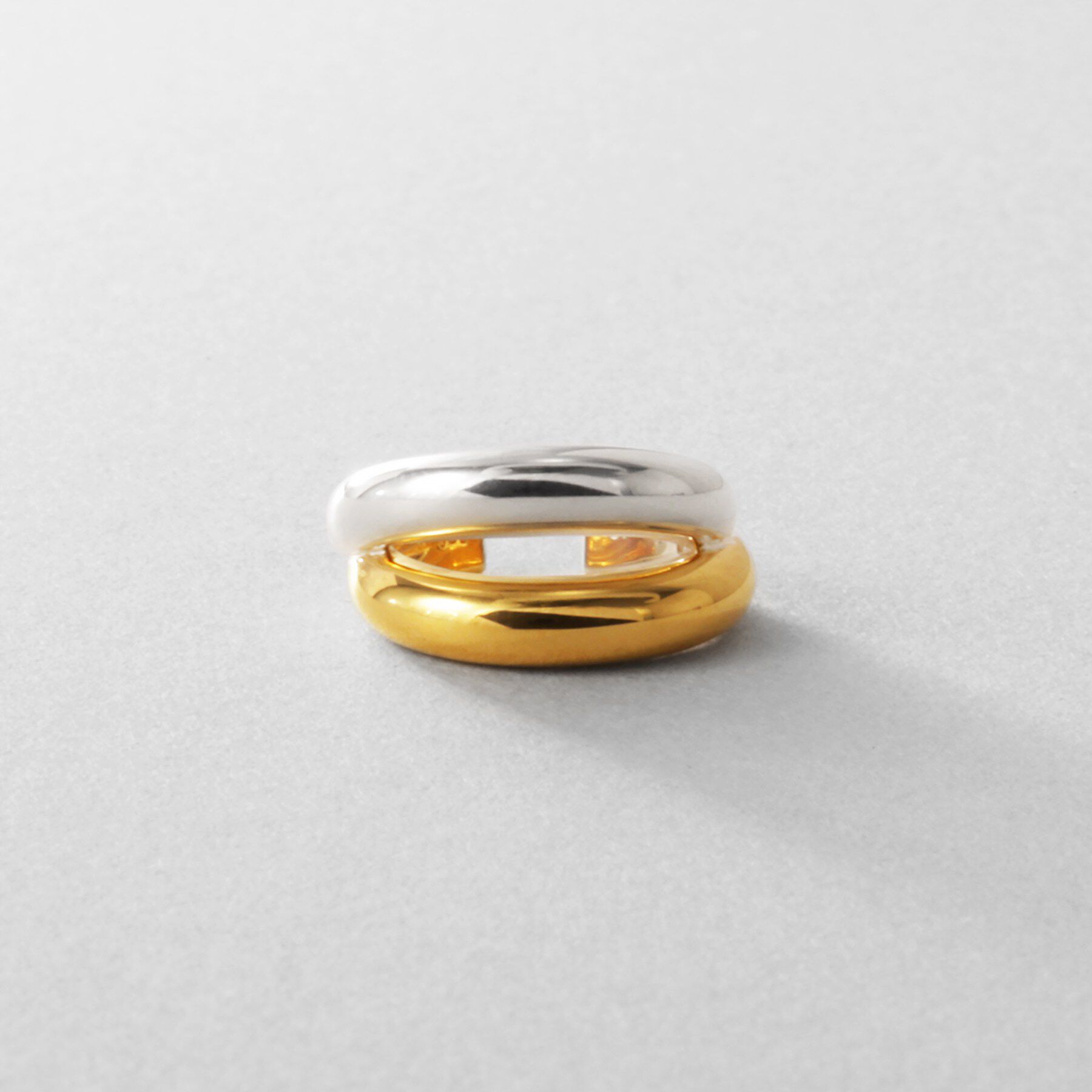 COCOSHNIK ONKITSCH「シルバー コンビカラー デュアルドームイヤーカフ」|イヤリング|