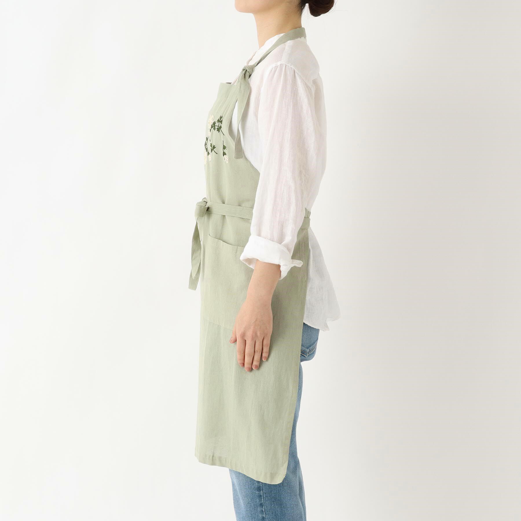 212 KITCHEN STORE「刺繍フラワー マーガレット フルエプロン LGR ＜212Kオリジナル ＞」|食器・キッチングッズ|
