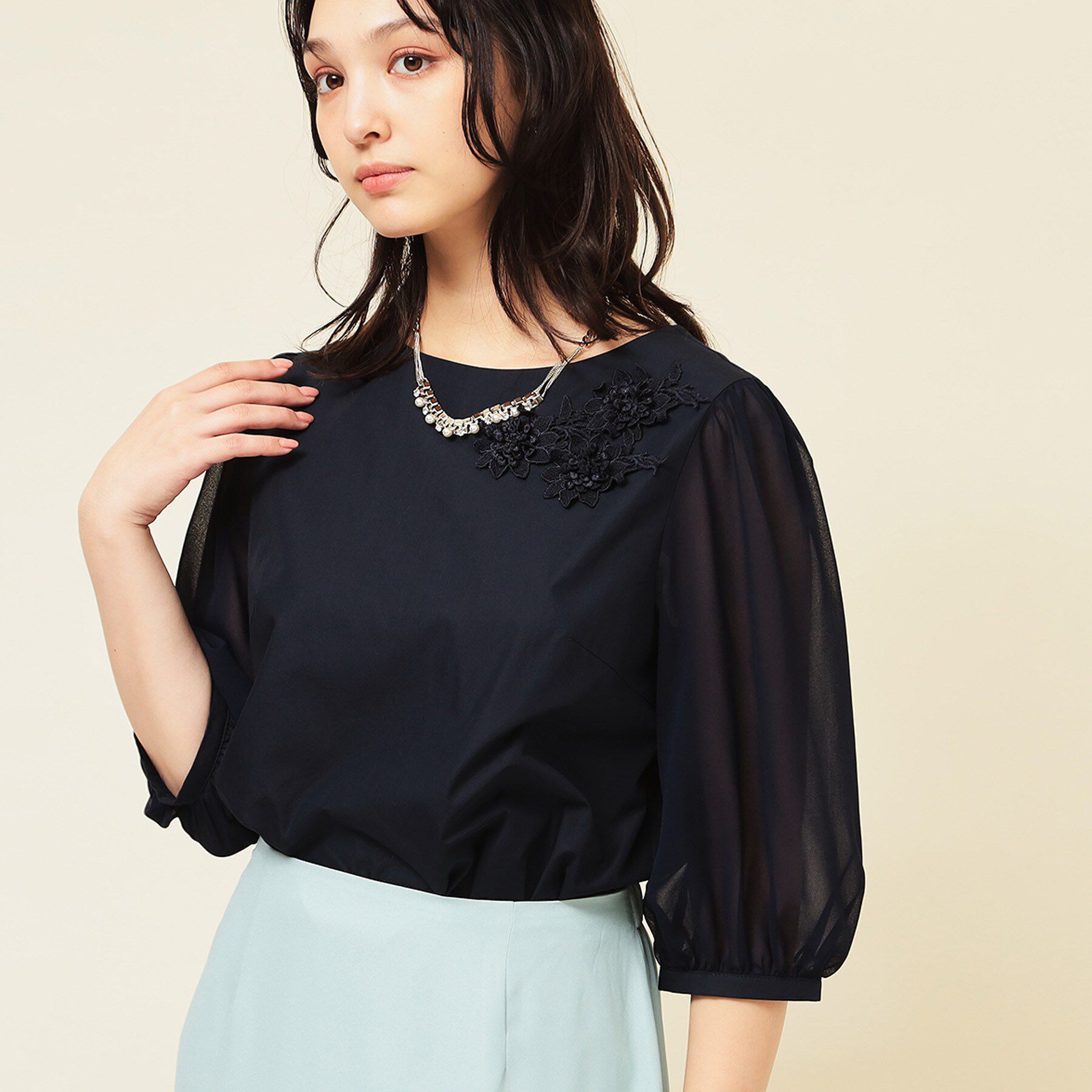 SunaUna「【フラワーモチーフ付き／袖シフォン】肘下丈ブラウス」|シャツ・ブラウス|