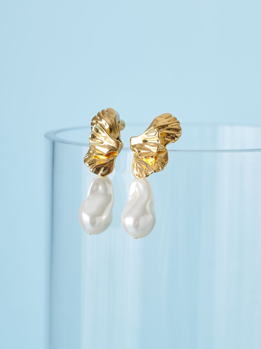 Mila Owen「メタルモチーフパールイヤリング」|イヤリング|