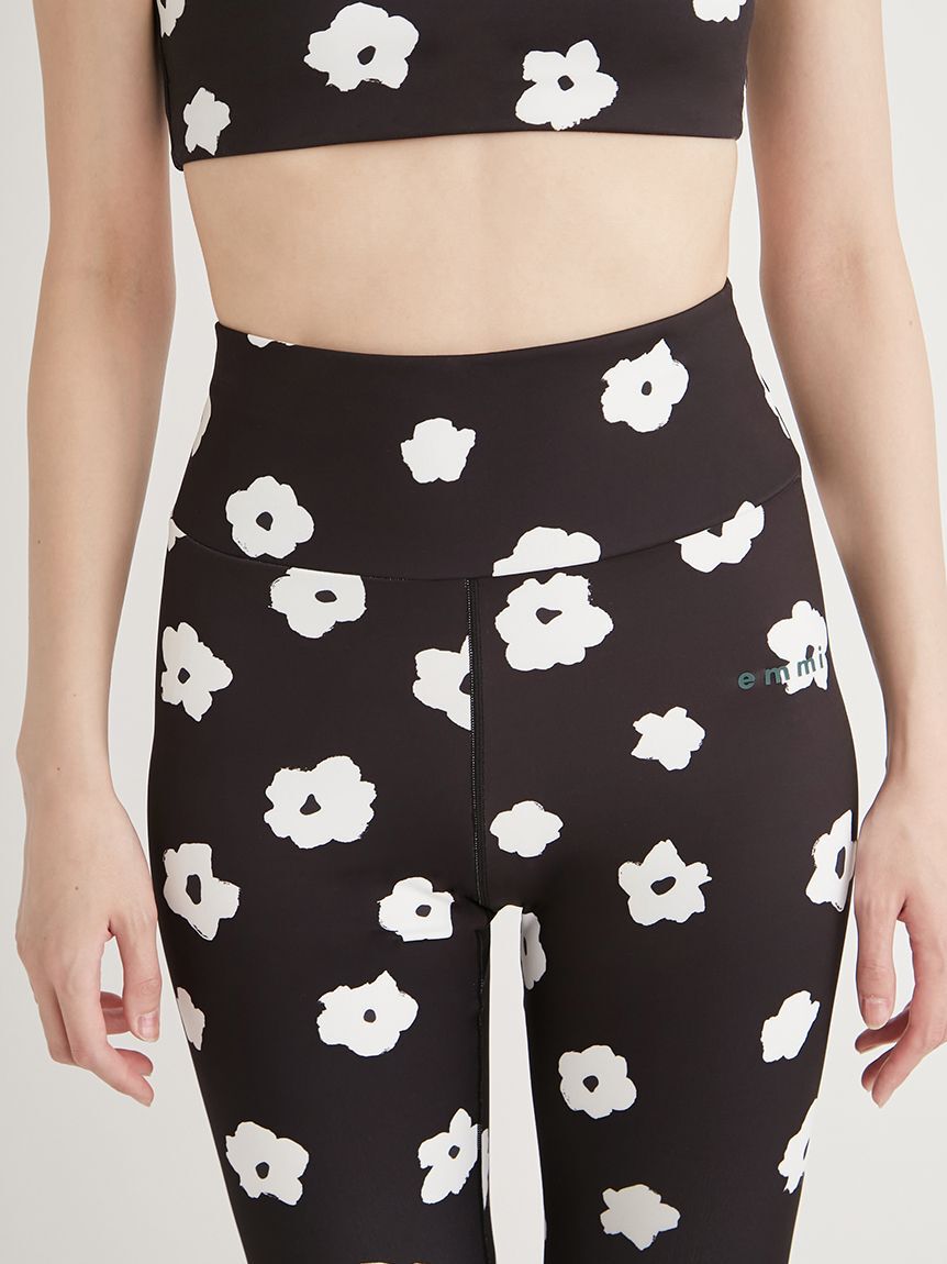 emmi yoga「カモミール柄レギンス」|スカート|