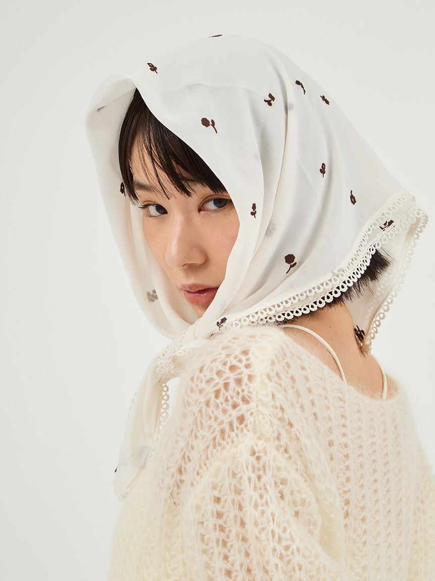 emmi atelier「フロッキーフラワープリントスカーフ」|バンダナ・スカーフ|