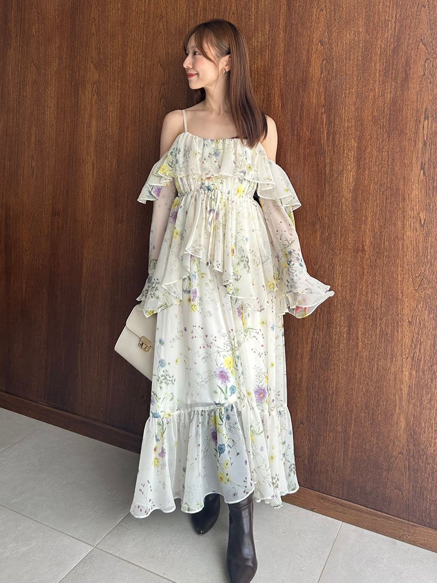 SNIDEL「オフショルフリルワンピース」|ワンピース|