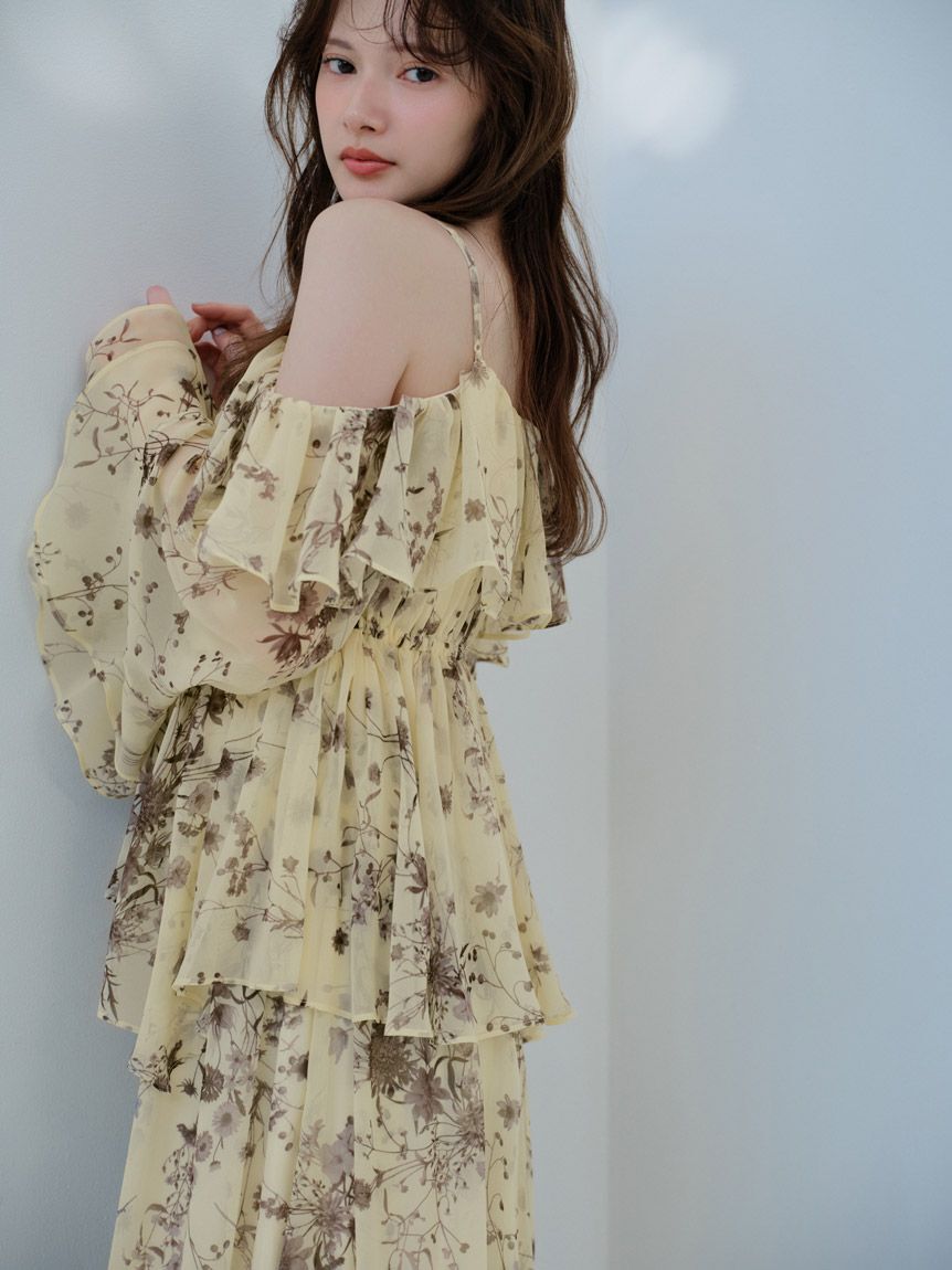 SNIDEL「オフショルフリルワンピース」|ワンピース|