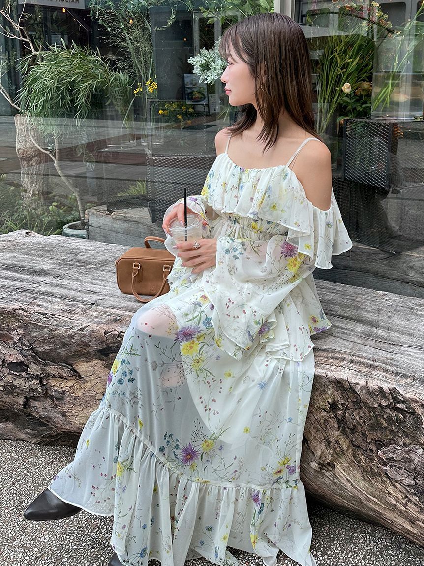 SNIDEL「オフショルフリルワンピース」|ワンピース|