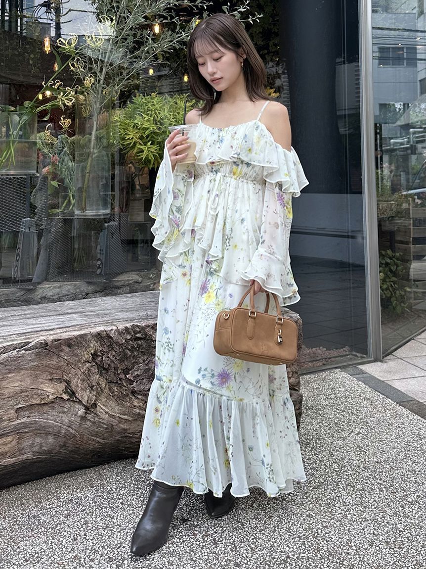 SNIDEL「オフショルフリルワンピース」|ワンピース|