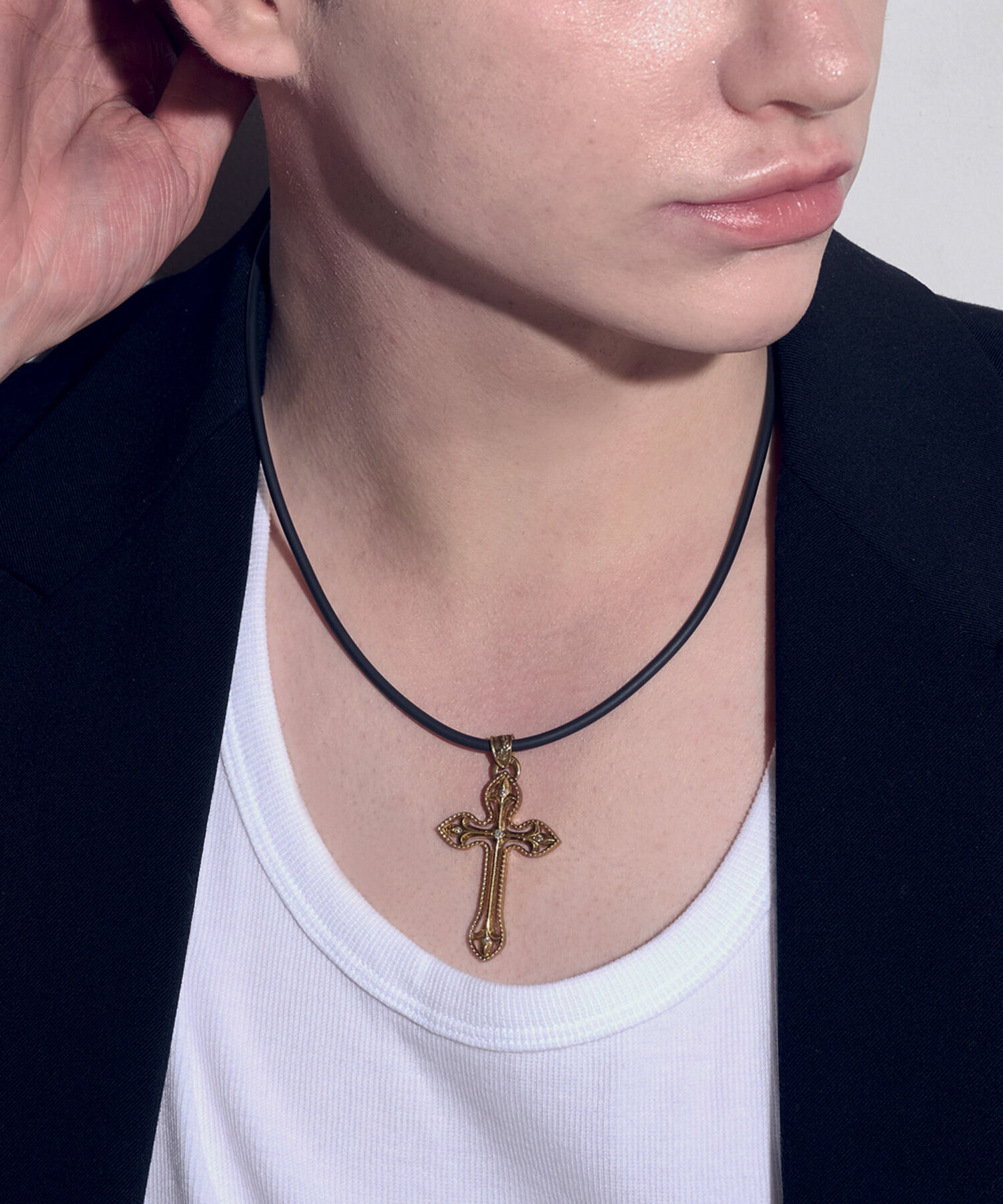jupiter BLACK LABEL「ダイアモンドシルバークロスペンダント/コードネックレス　ブラック&times;ゴールド」|ネックレス|