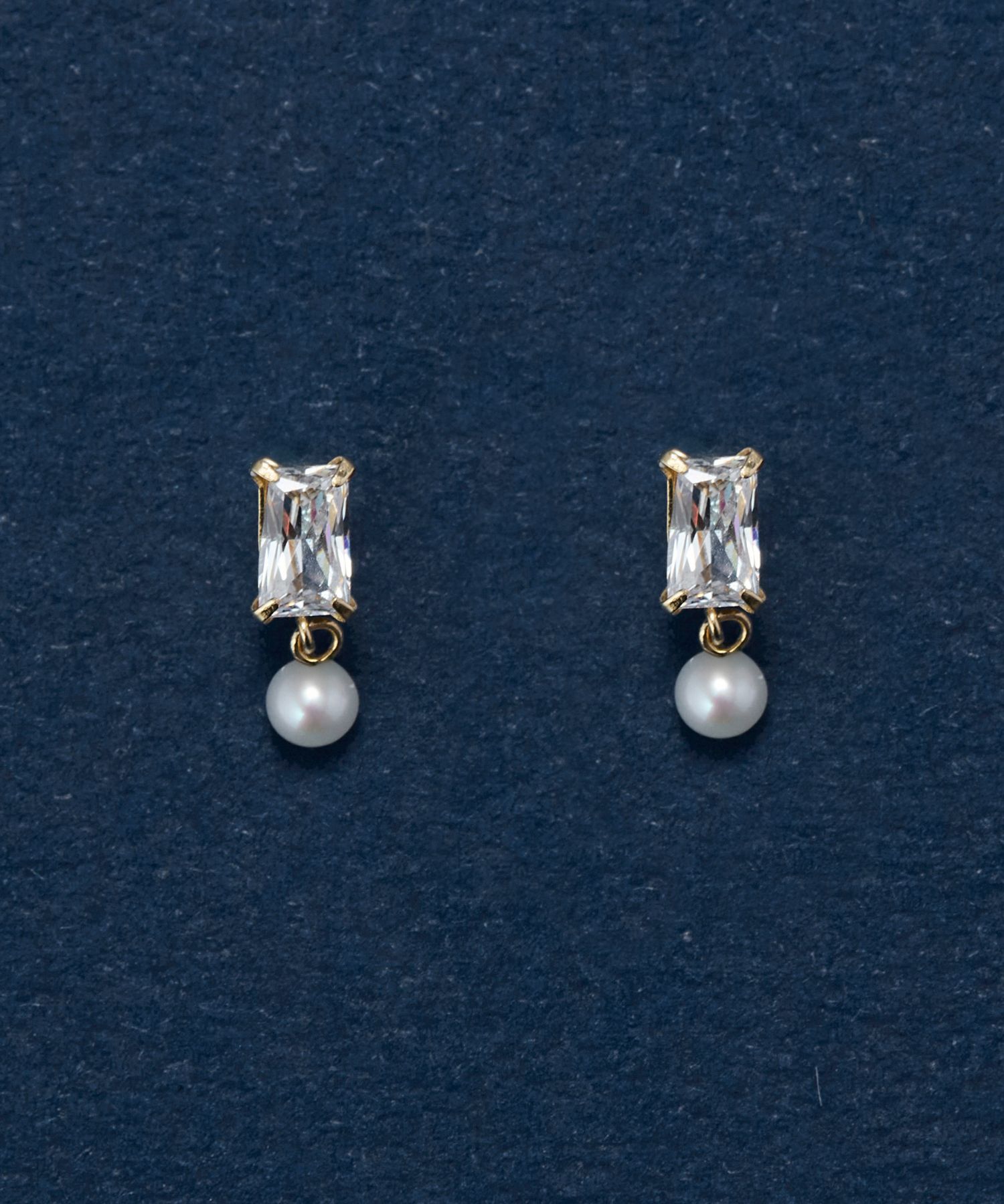 Phoebe「【K10】リフレクトビジューパールピアス/BOX付き」|ピアス|ゴールド