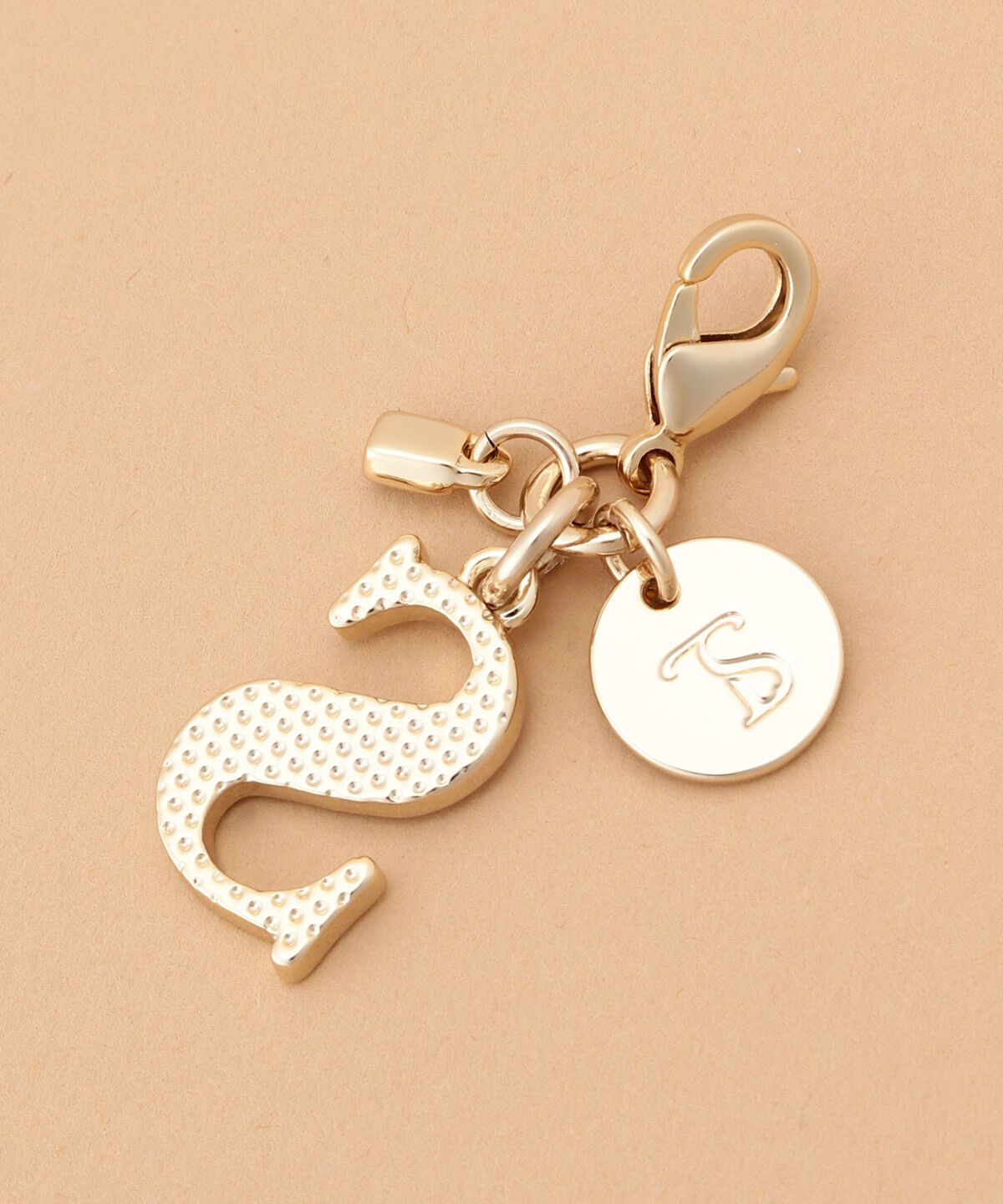 Samantha Thavasa「ビジューシンプルイニシャルファスナーチャーム(S)」|チャーム・キーホルダー|