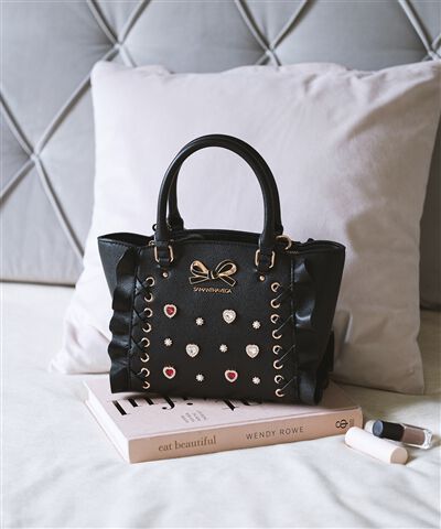 Samantha Vega「レースアップハートビジューフラッタ―(ミニ)」|ショルダー・メッセンジャー|ブラック