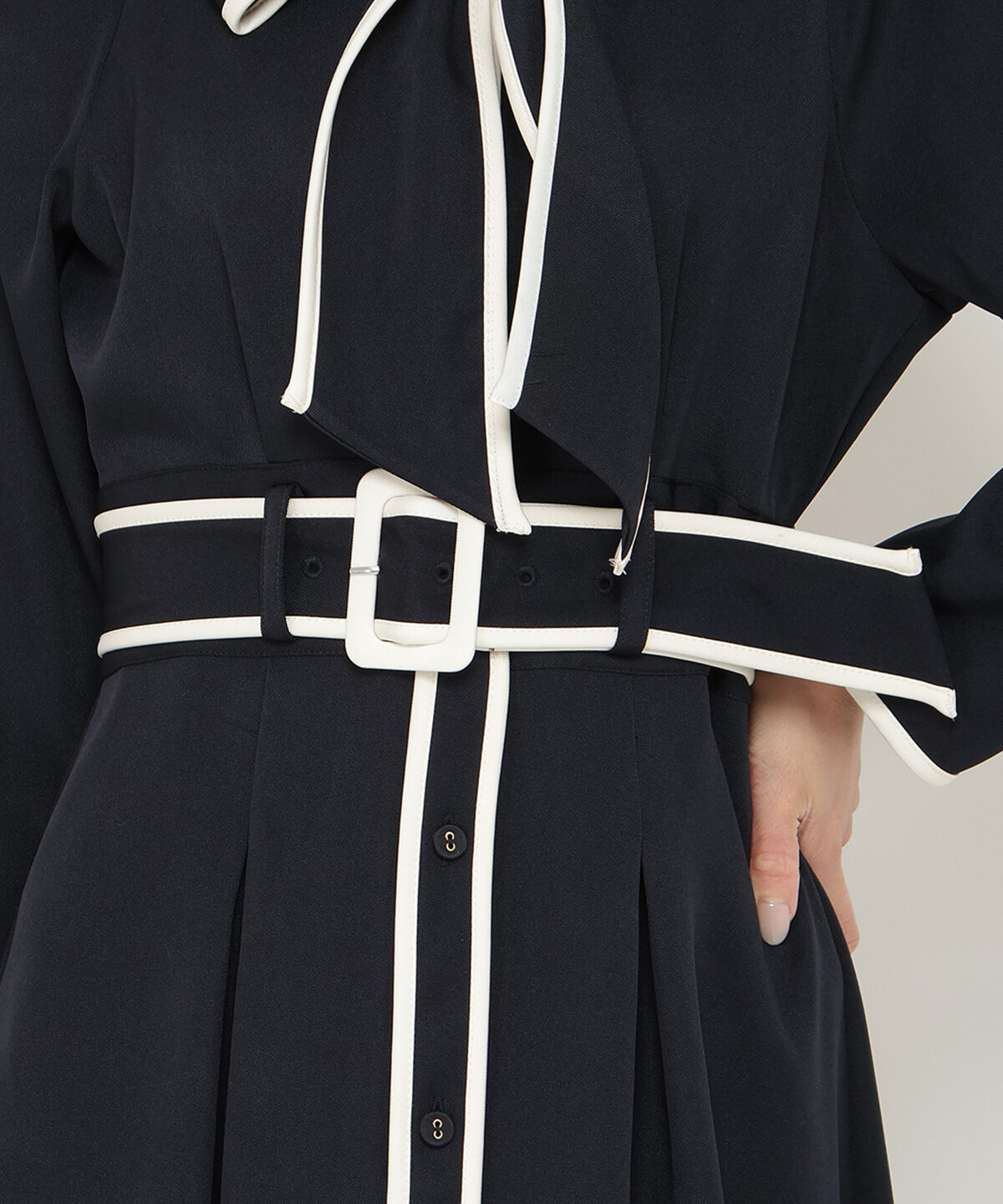 アンドクチュール「配色パイピングボウタイ付きワンピース」|ワンピース|