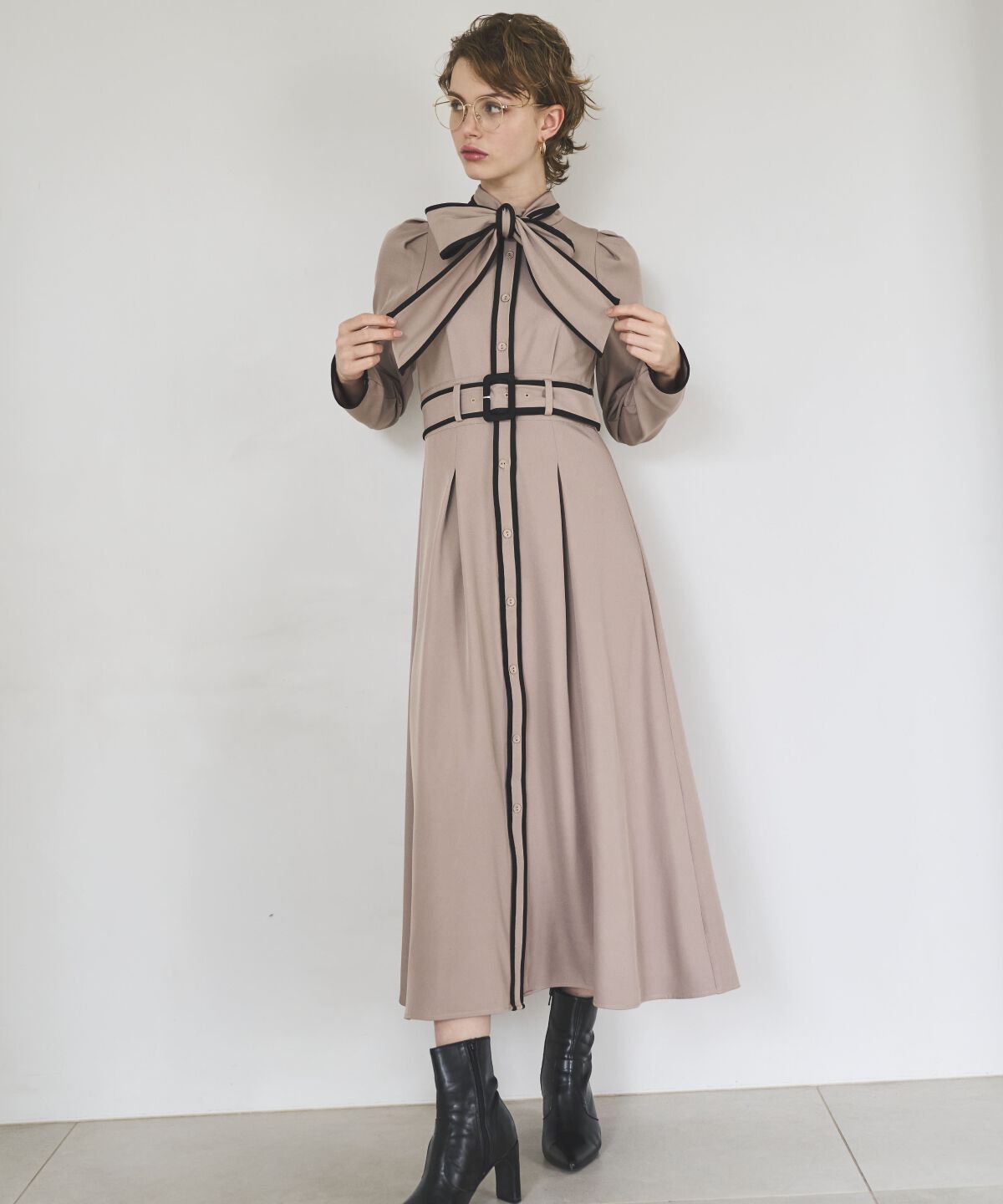 アンドクチュール「配色パイピングボウタイ付きワンピース」|ワンピース|