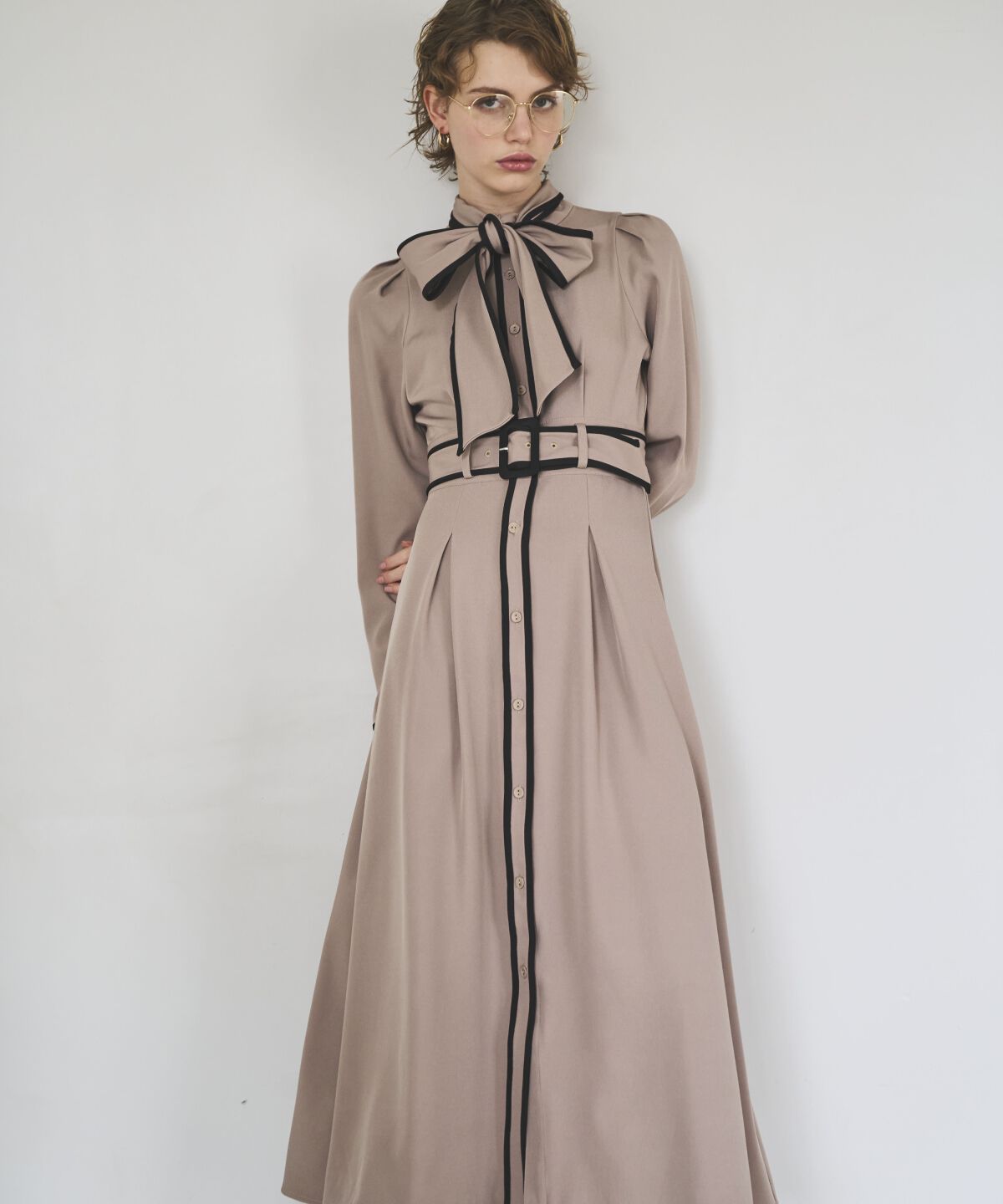 アンドクチュール「配色パイピングボウタイ付きワンピース」|ワンピース|