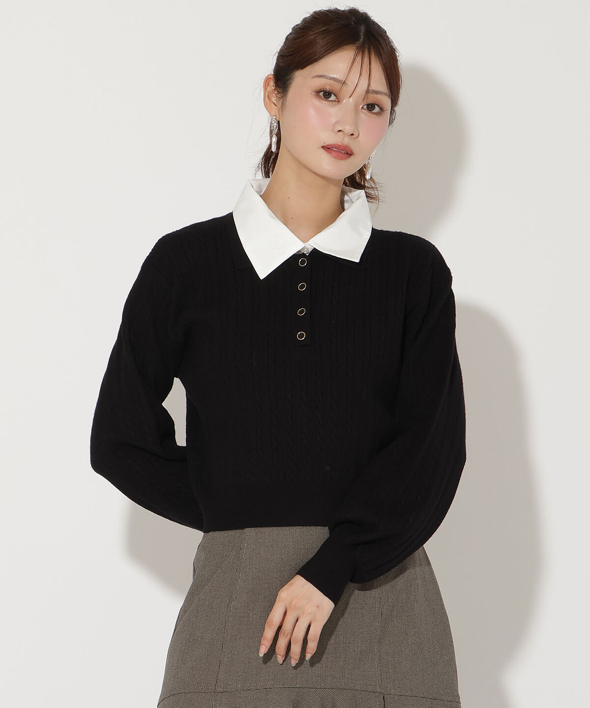 アンドクチュール「シャツ襟ケーブルニット」|ニット・セーター|