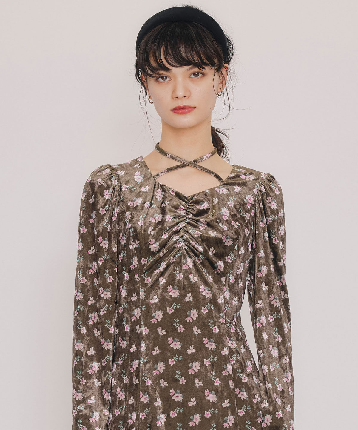 REDYAZEL「クロスリボンフラワーベロアロングワンピース」|ワンピース|