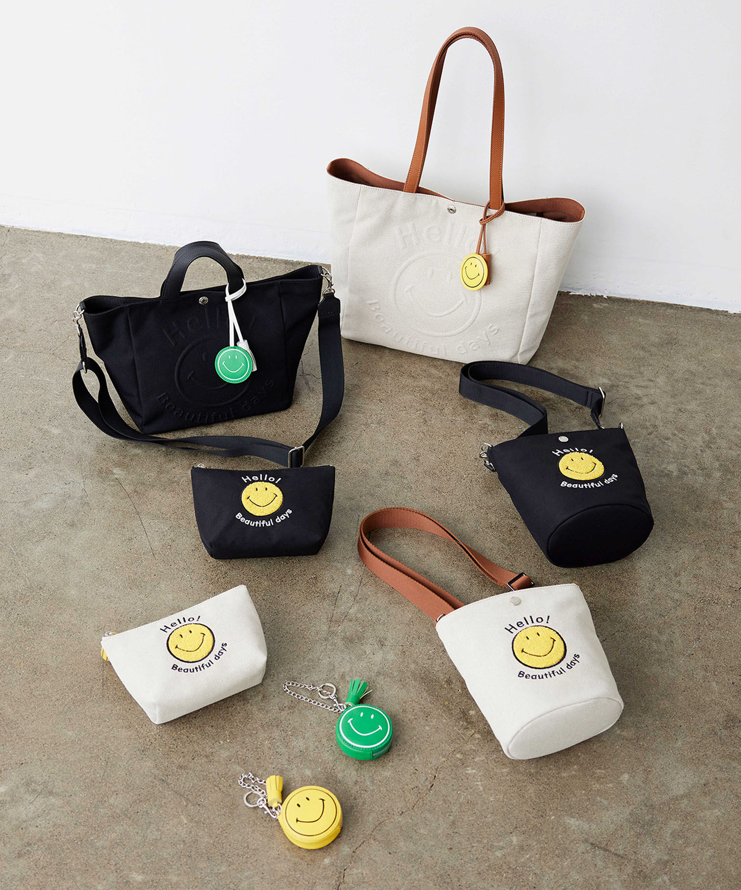 TOPKAPI BREATH「【Breath TOPKAPI】SMILE COLLECTION スマイル 刺繍 タッセルポーチ」|ポーチ|