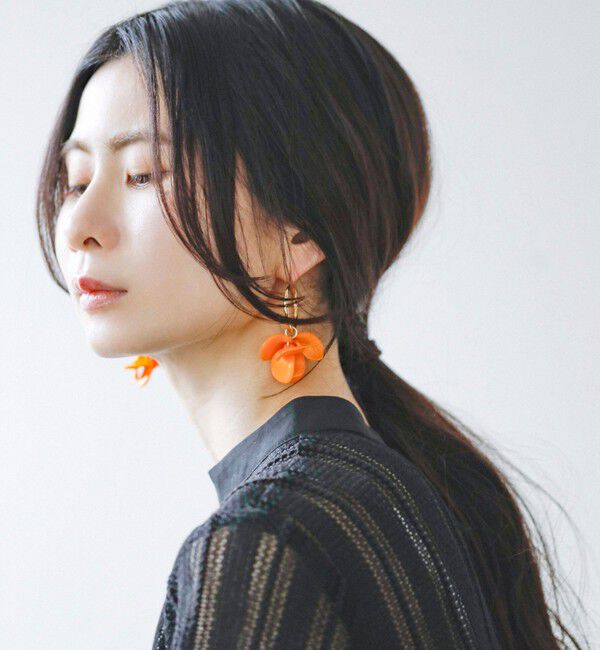 quaranciel「《追加予約》quaranciel: カラー フラワー フープ ピアス」|ピアス|