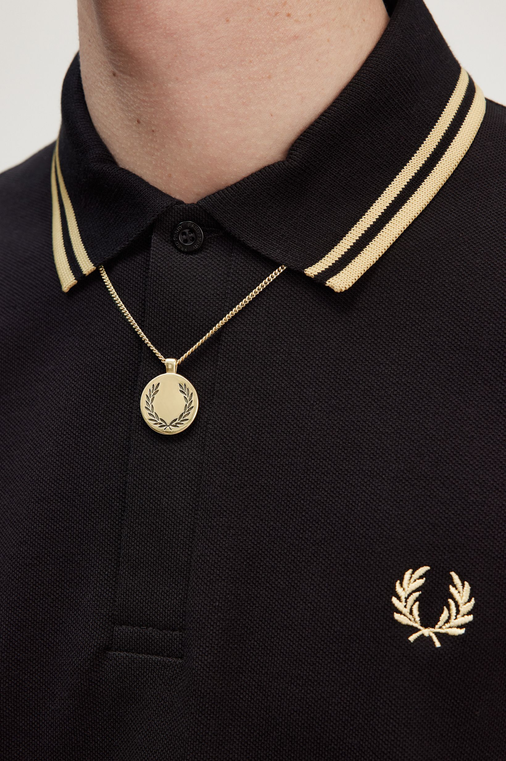 FRED PERRY 「Laurel Wreath Pendant Necklace」|ネックレス|