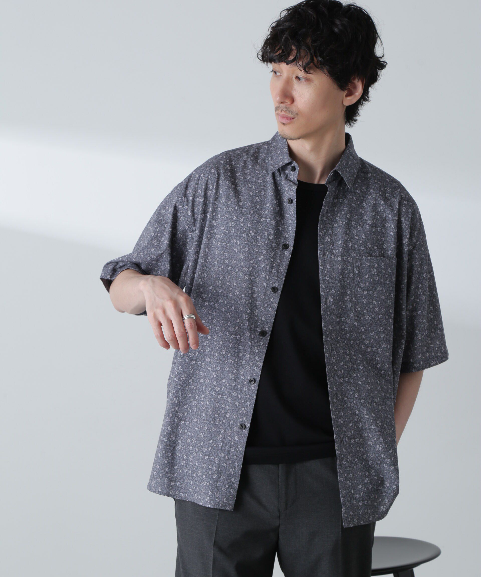 nano･universe「小花柄レギュラーシャツ 半袖」|シャツ・ブラウス|