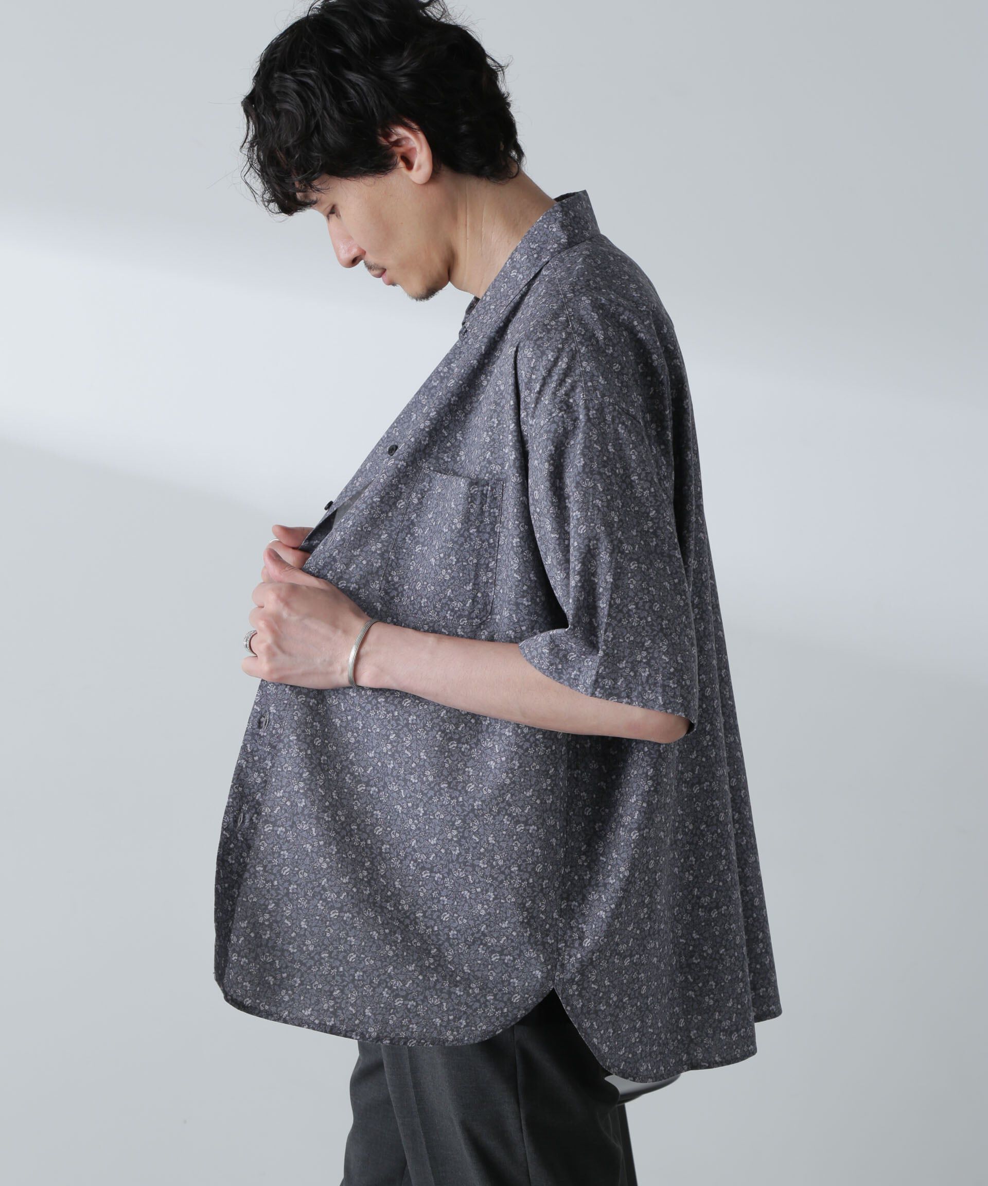 nano･universe「小花柄レギュラーシャツ 半袖」|シャツ・ブラウス|