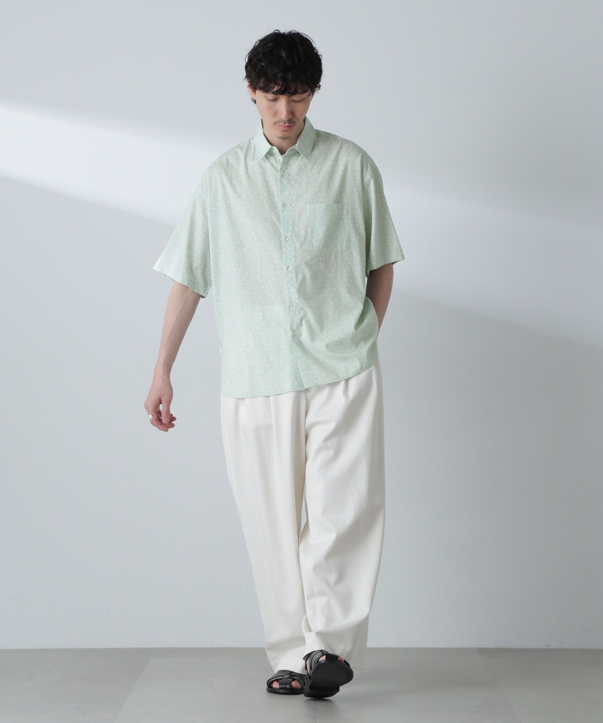 nano･universe「小花柄レギュラーシャツ 半袖」|シャツ・ブラウス|