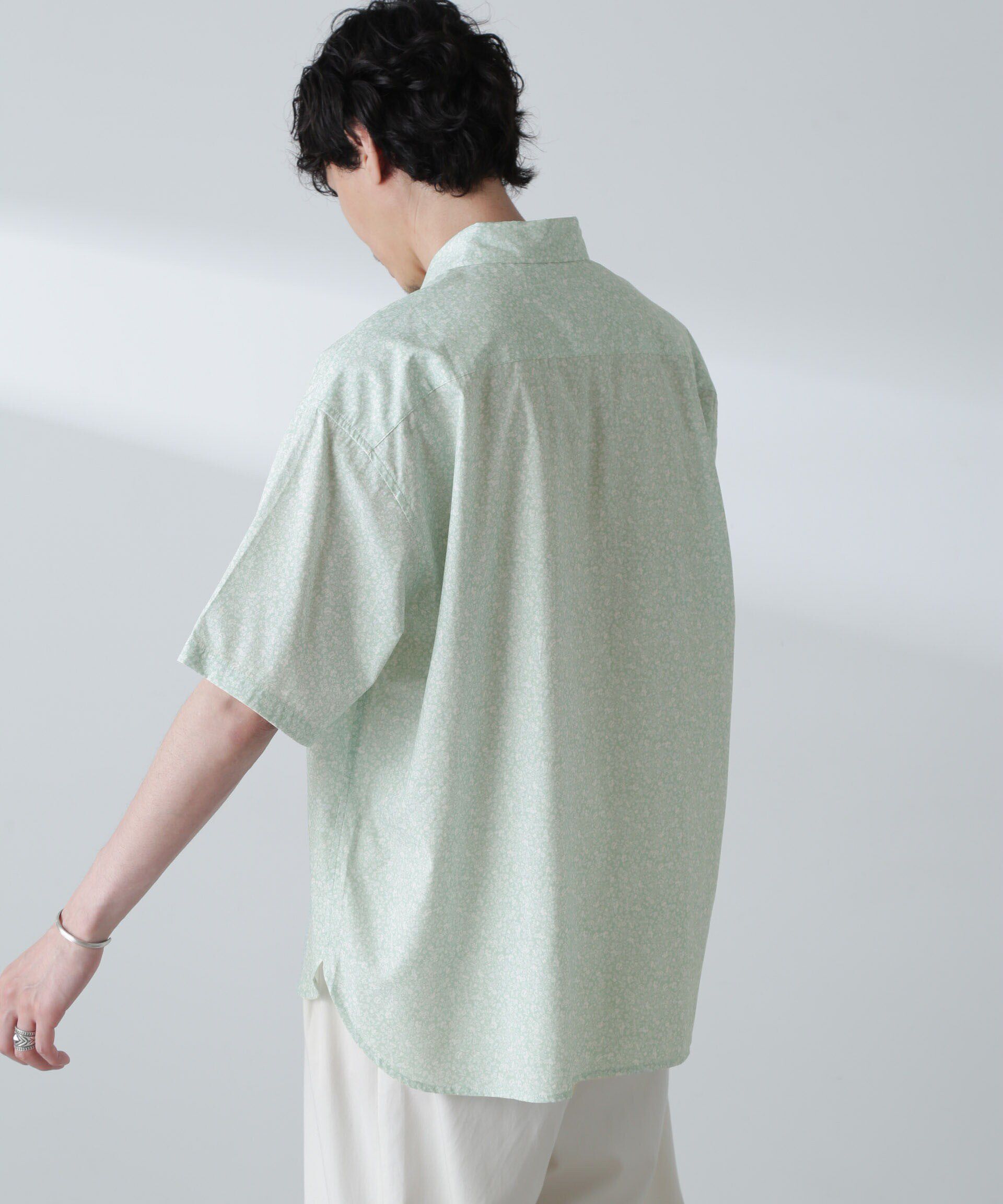 nano･universe「小花柄レギュラーシャツ 半袖」|シャツ・ブラウス|