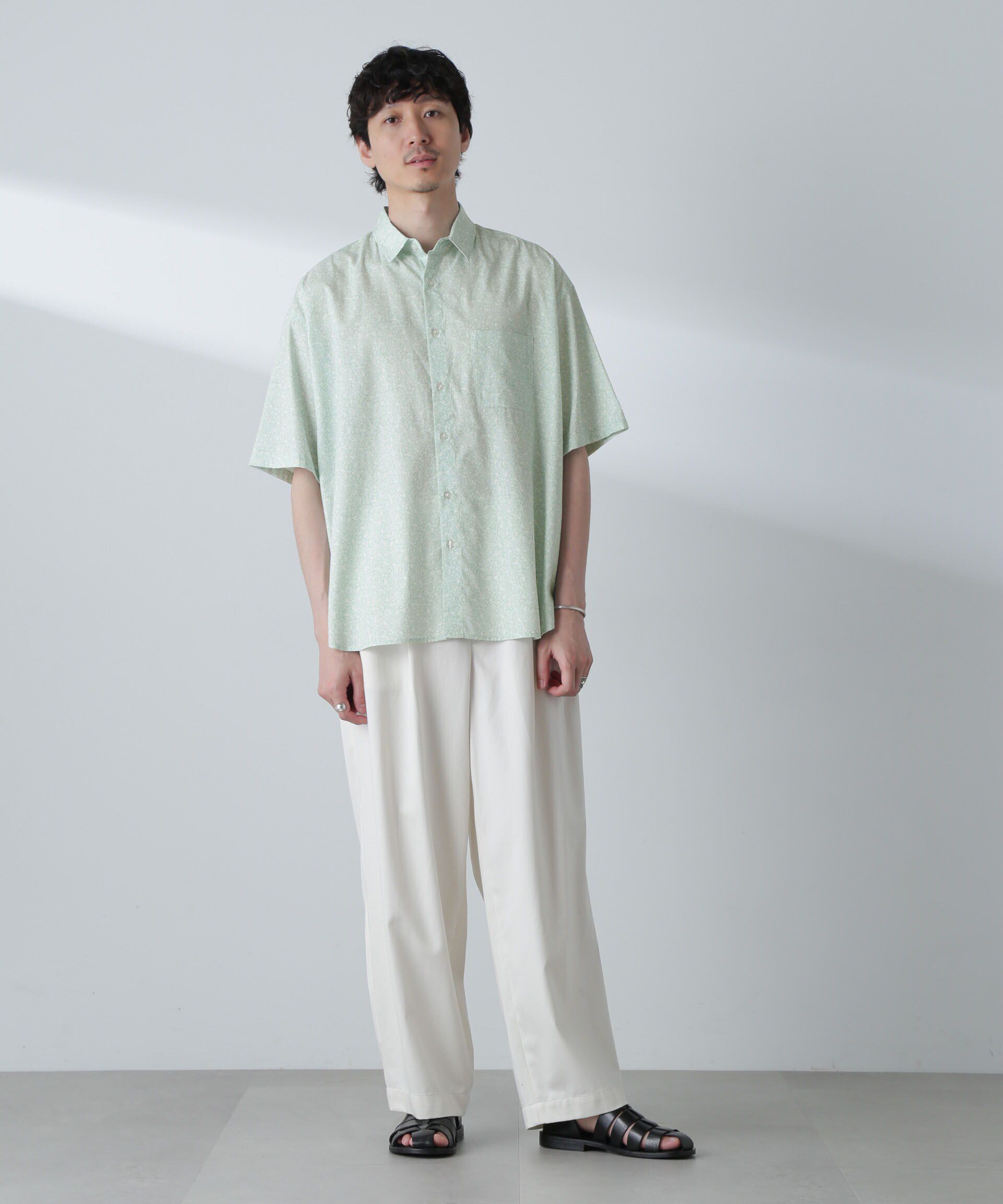 nano･universe「小花柄レギュラーシャツ 半袖」|シャツ・ブラウス|