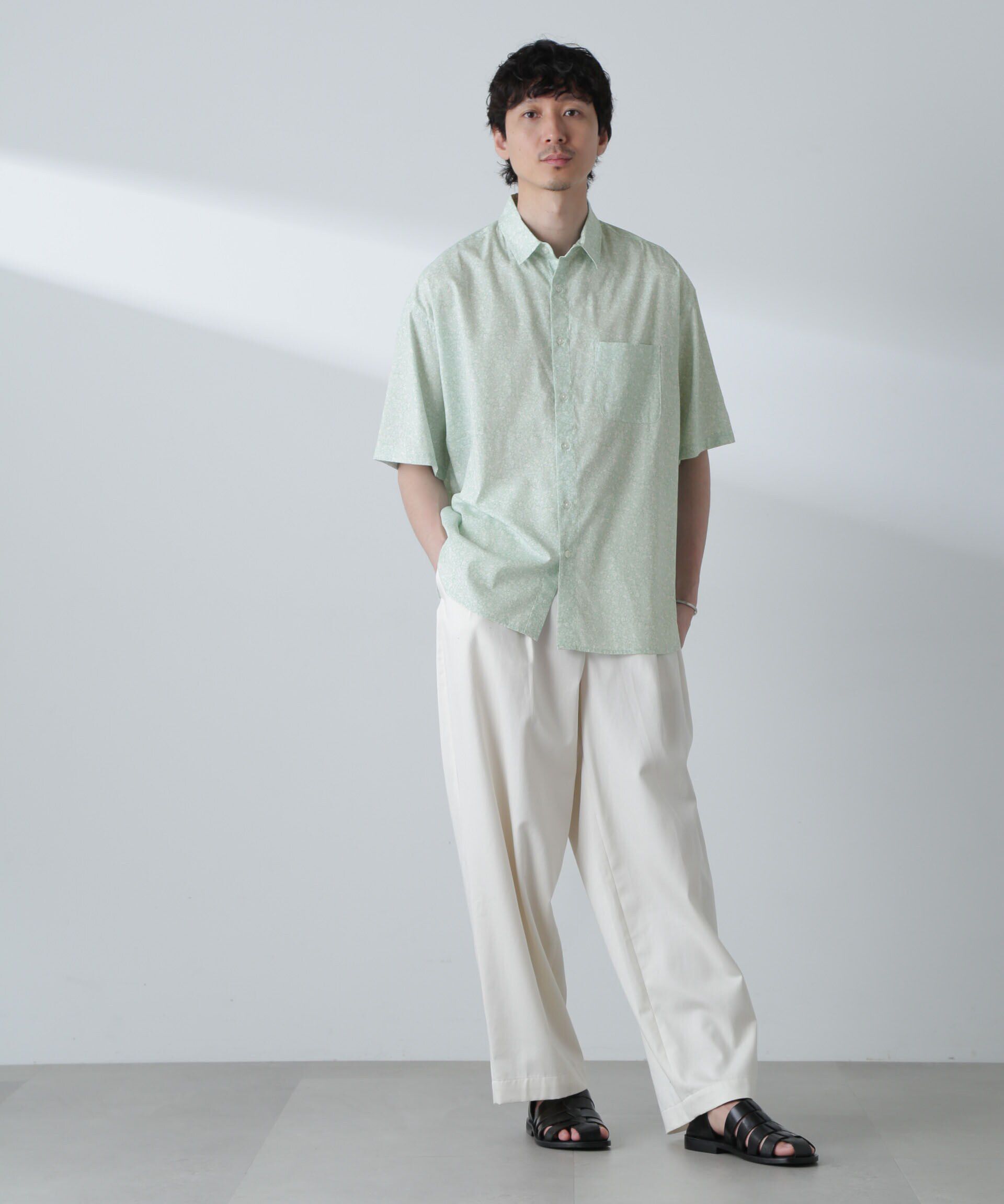 nano･universe「小花柄レギュラーシャツ 半袖」|シャツ・ブラウス|