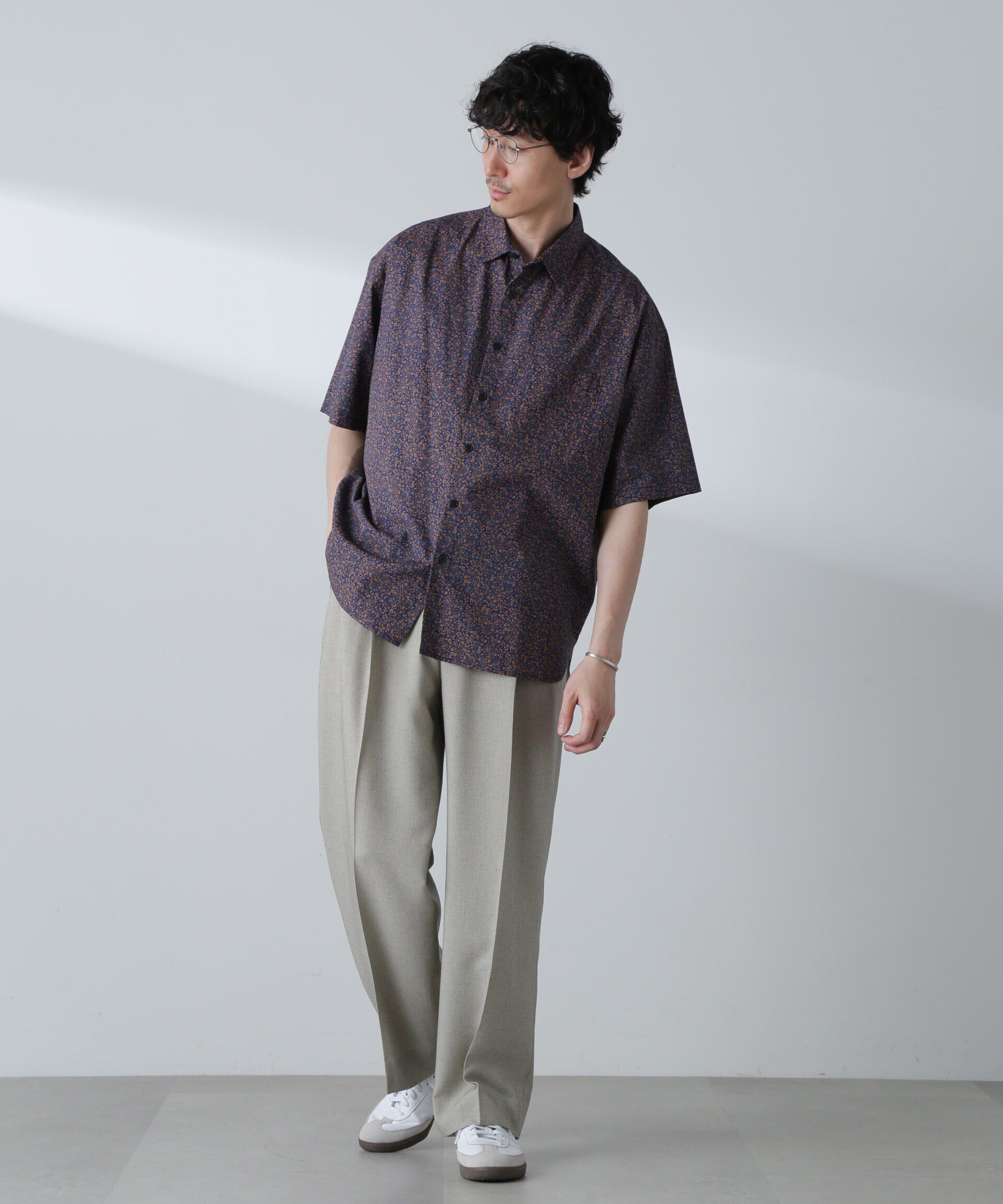 nano･universe「小花柄レギュラーシャツ 半袖」|シャツ・ブラウス|