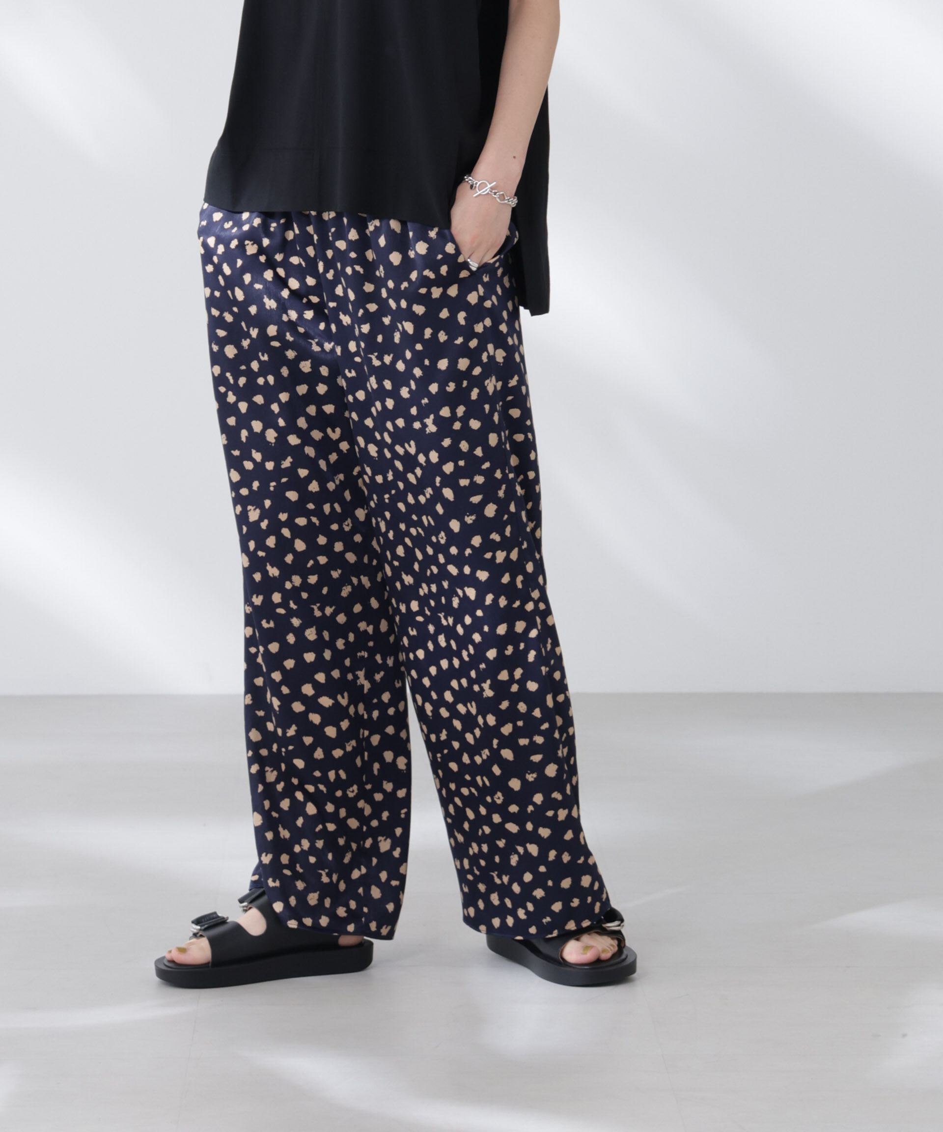 nano･universe「レオパードプリントイージーワイドパンツ」|チノ|