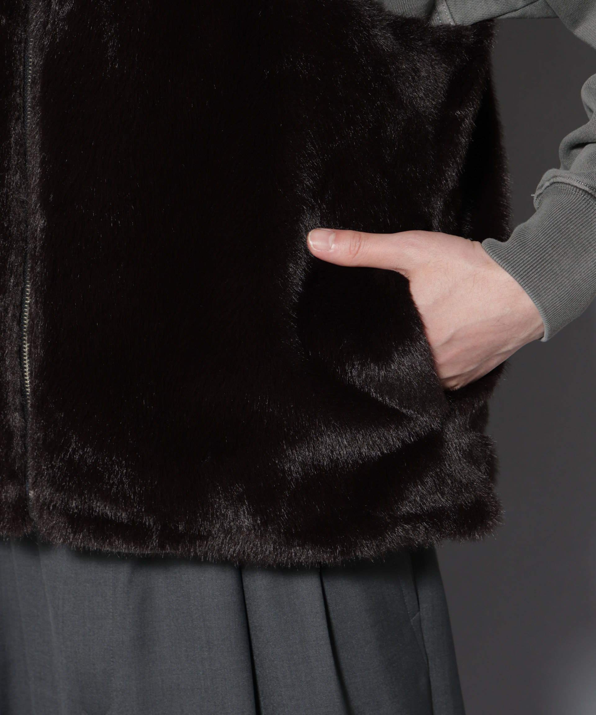 nano･universe「｢西川ダウン(R)｣ FUSIONSYSTEMフェイクファーベスト」|ダウン|