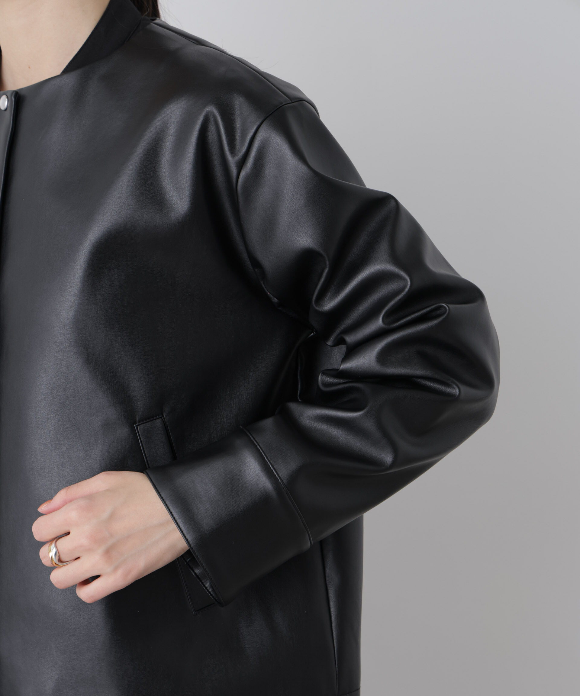 nano･universe「フェイクレザーパールドットノーカラージャケット」|テーラードジャケット|