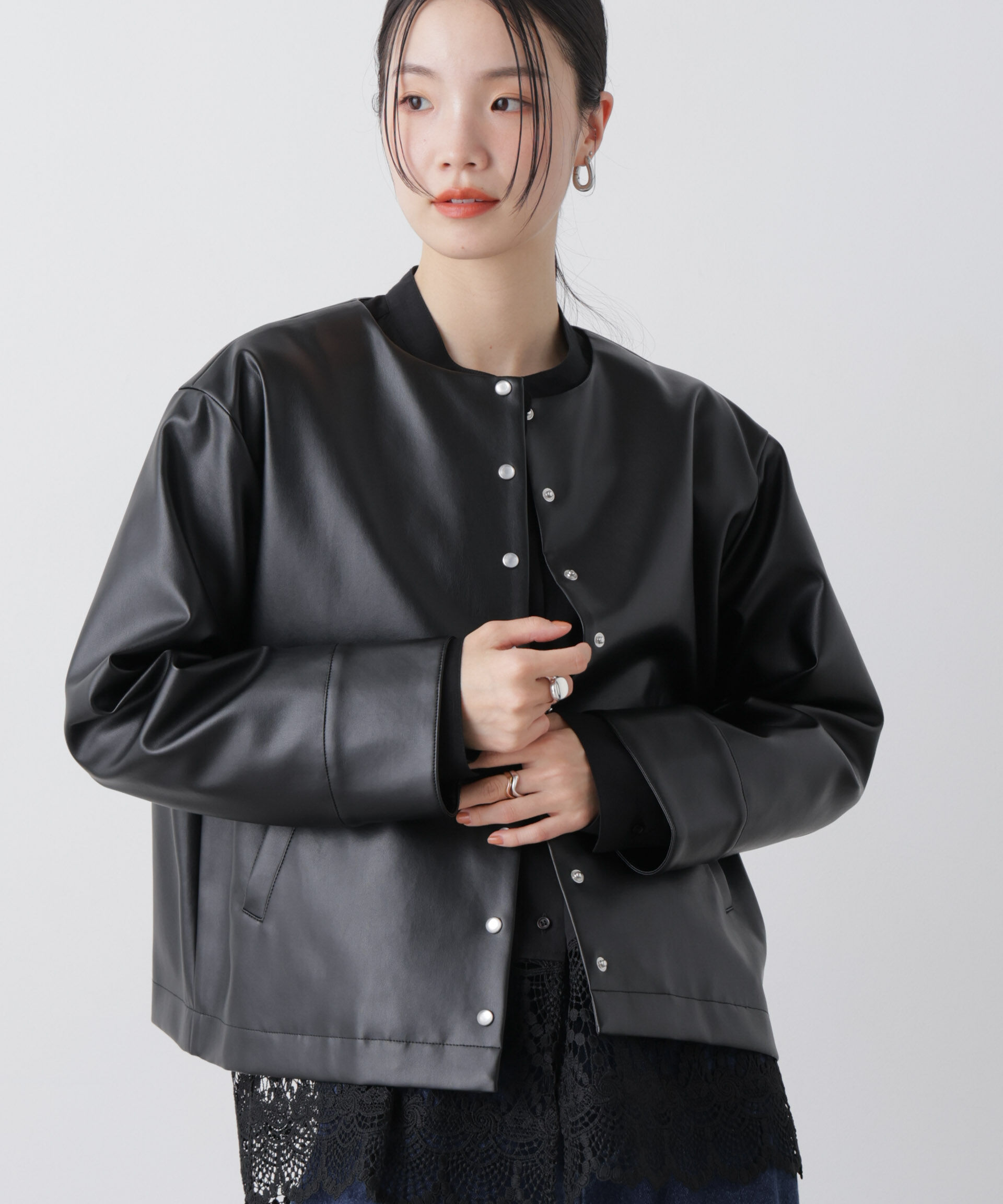 nano･universe「フェイクレザーパールドットノーカラージャケット」|テーラードジャケット|