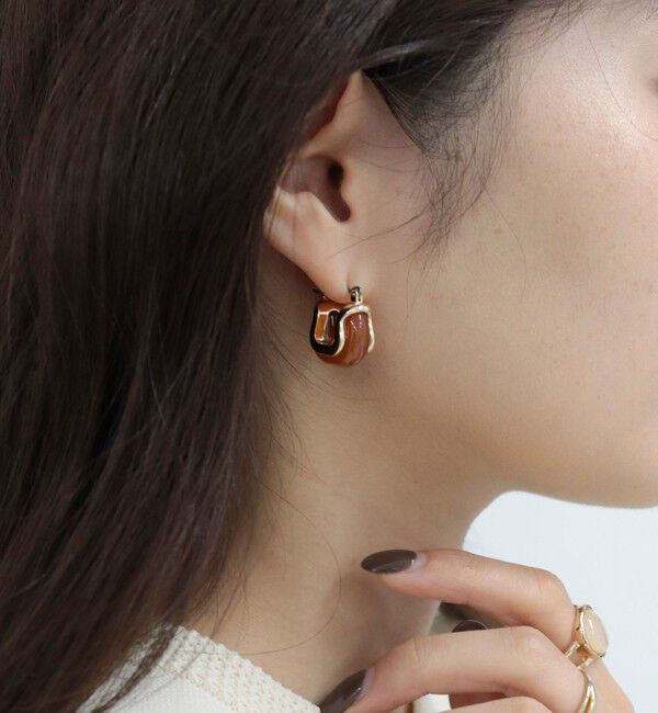 fredy emue「フェイクストーンスクエアピアス」|ピアス|ブラウン