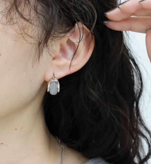fredy emue「フェイクストーンスクエアピアス」|ピアス|