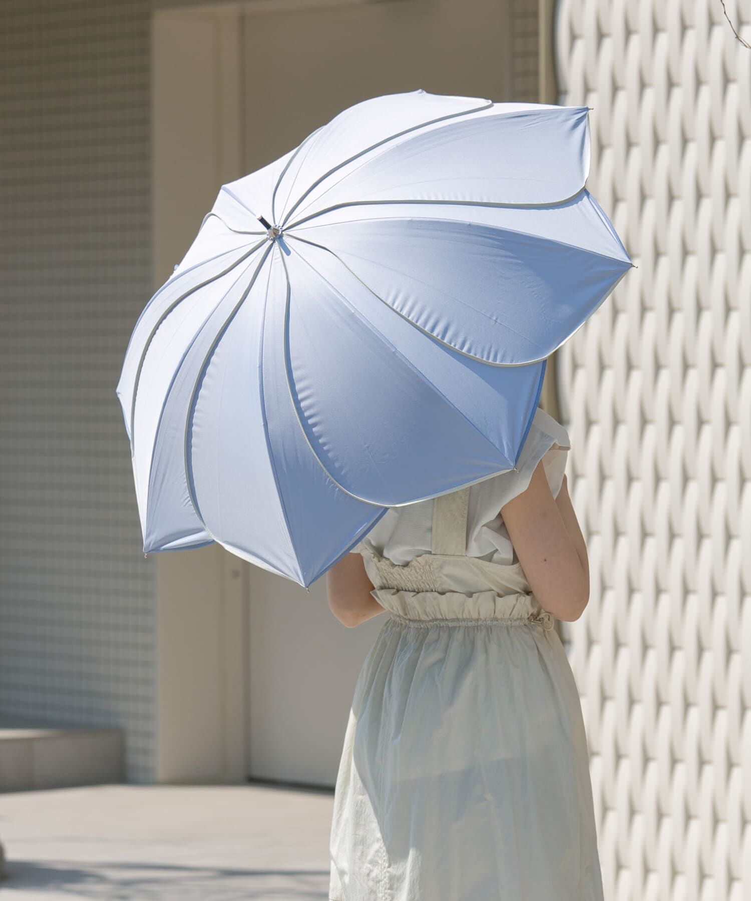 SMELLY「because　晴雨兼用パイピングフラワー」|傘|ブルー