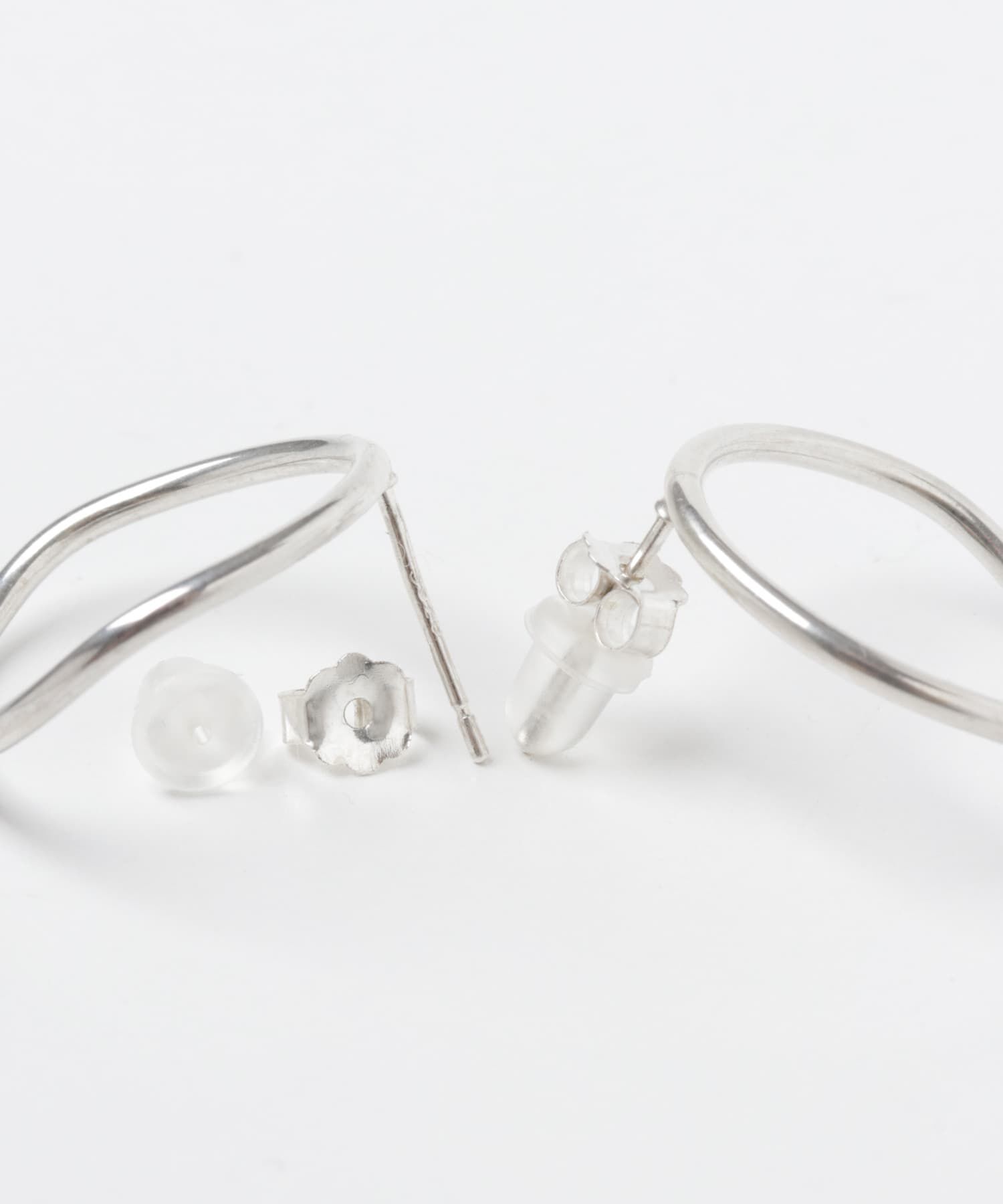 SMELLY「SMELLY so&rsquo;　curved circle pierce」|ピアス|