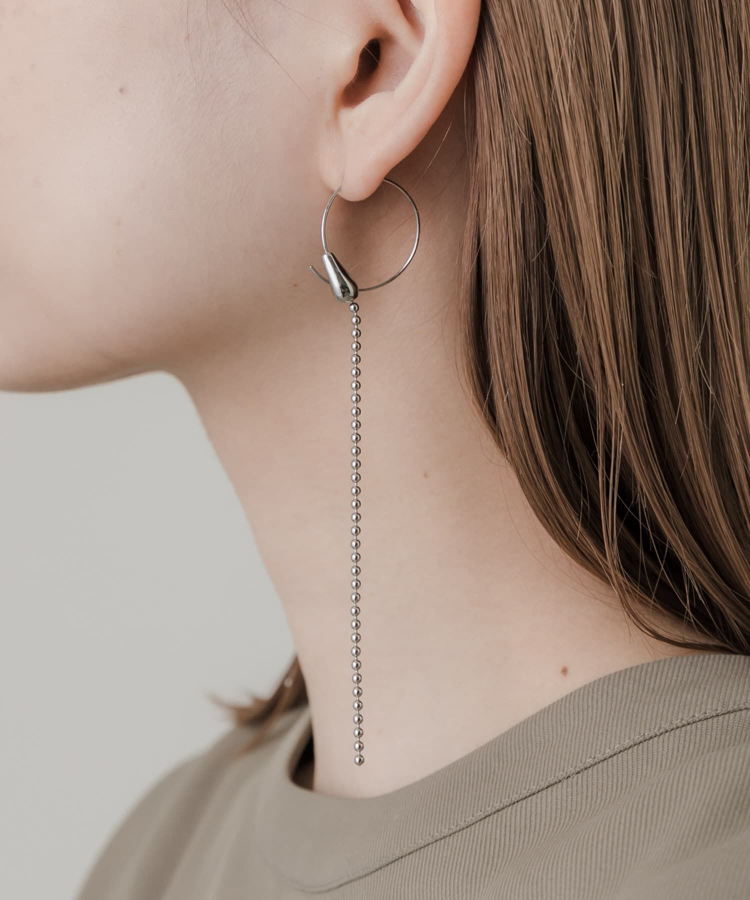 SMELLY「アシメサークルフックボールチェーンピアス」|ピアス|